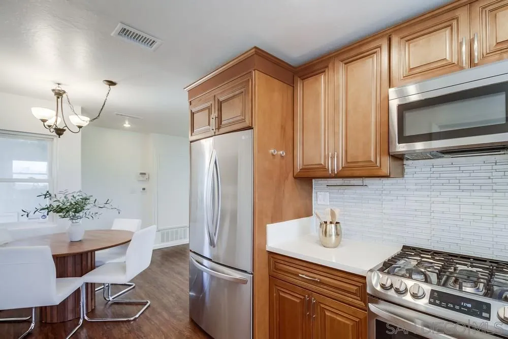 https://cdn.realtyfeed.com/cdn/127/250036715/ae9c8ae5c3083e9b4d422d7c7168fb54.webp