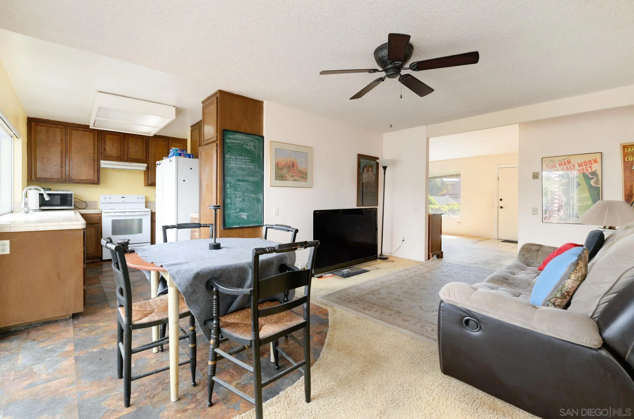 https://cdn.realtyfeed.com/cdn/127/250036717/245e16a473465d0fcc0cf90e7b563eb9.webp
