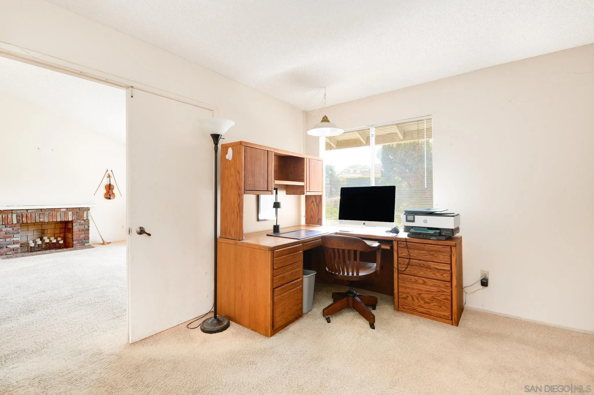 https://cdn.realtyfeed.com/cdn/127/250036717/414da8e3df59f8c1316f21d489f36b89.webp