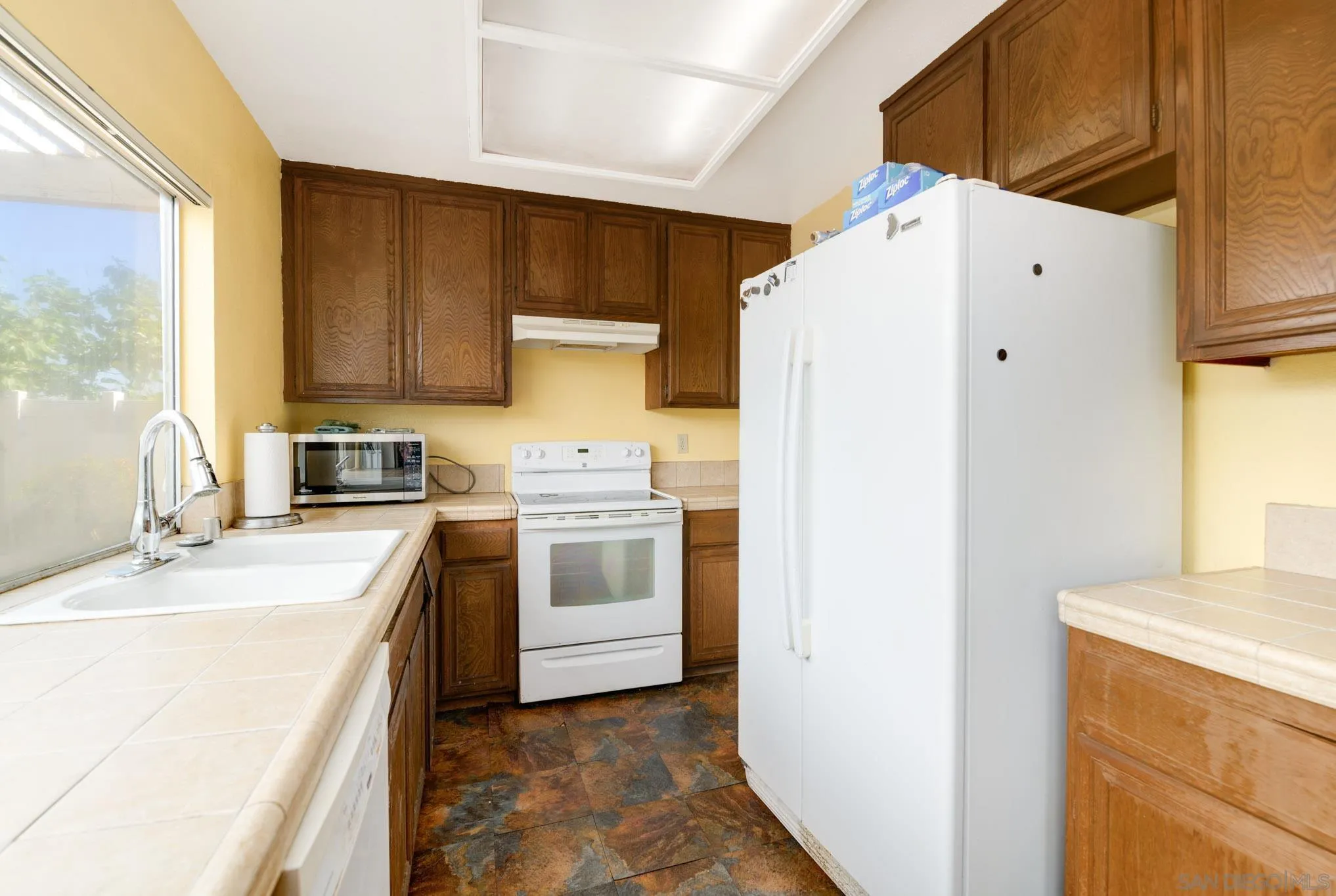 https://cdn.realtyfeed.com/cdn/127/250036717/67639aceedd291cbafe7ccfc79f95c0a.webp