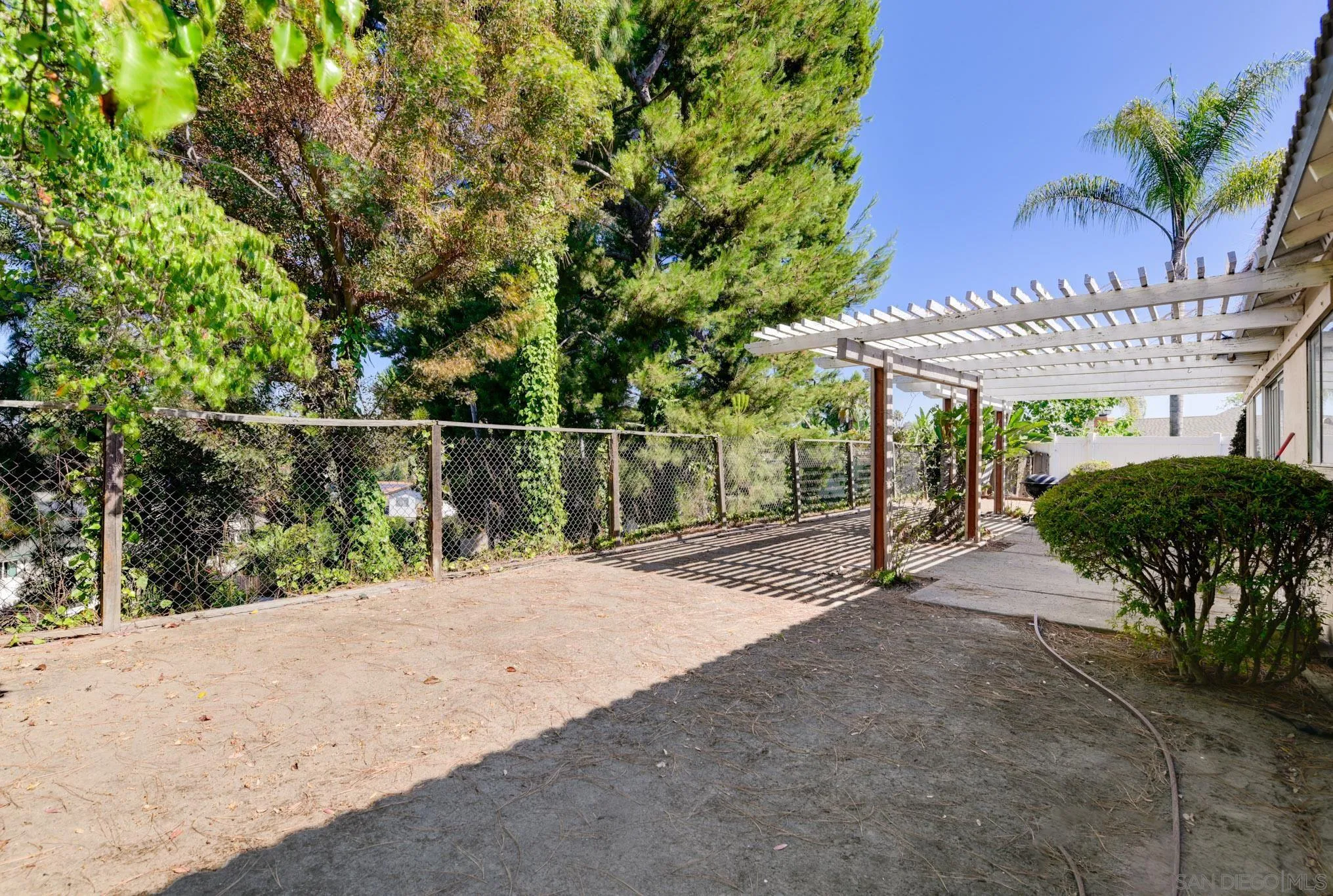 https://cdn.realtyfeed.com/cdn/127/250036717/cc7e662b3dcc0f71d310747055316ffa.webp