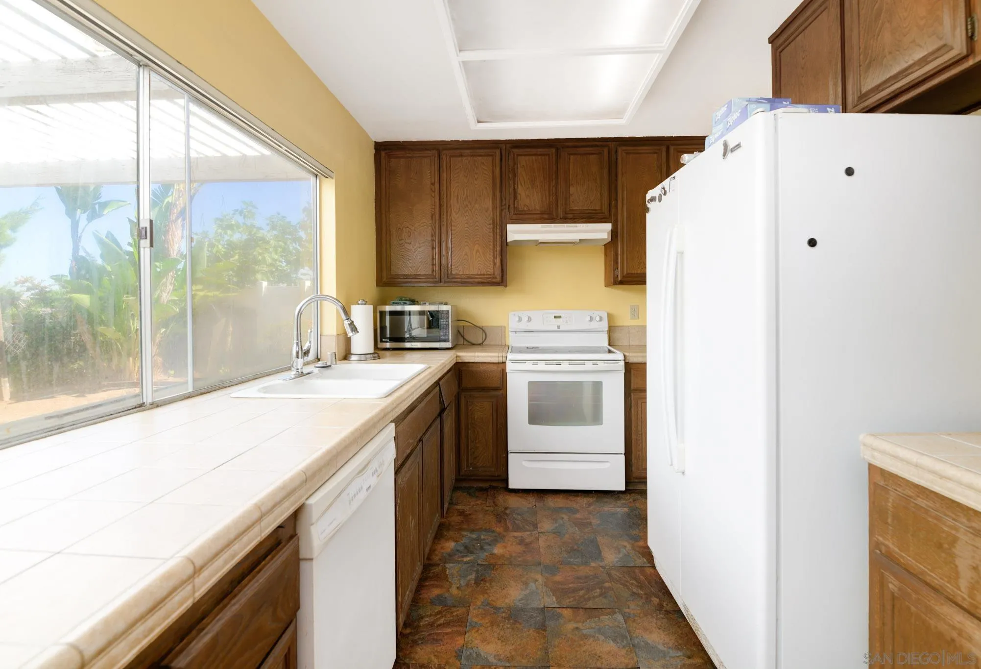 https://cdn.realtyfeed.com/cdn/127/250036717/d2a31318efec6b927067206996deff13.webp