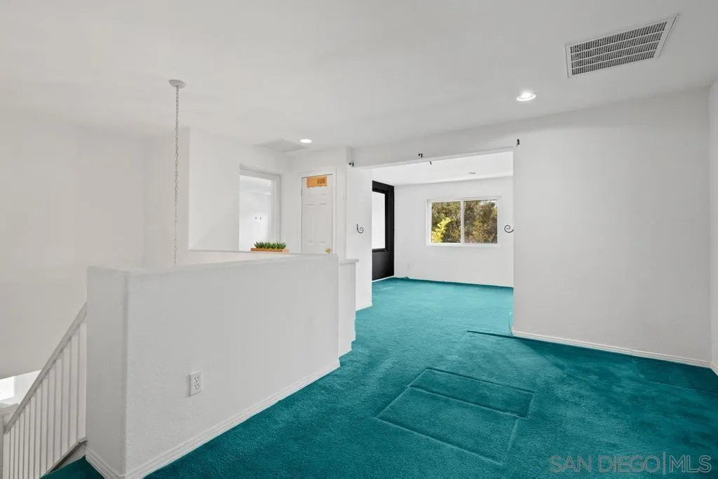 https://cdn.realtyfeed.com/cdn/127/250036718/c34e2db4aaae5081e0fd886716d07694.webp