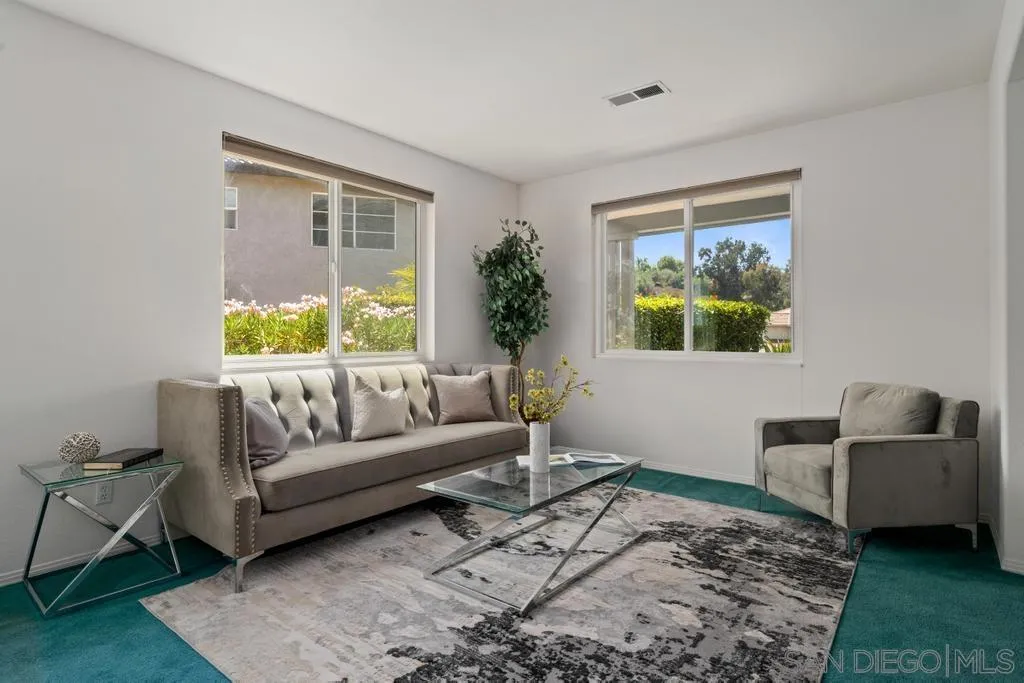 https://cdn.realtyfeed.com/cdn/127/250036718/de0bfb120f524cb4fc21e0af637ab328.webp