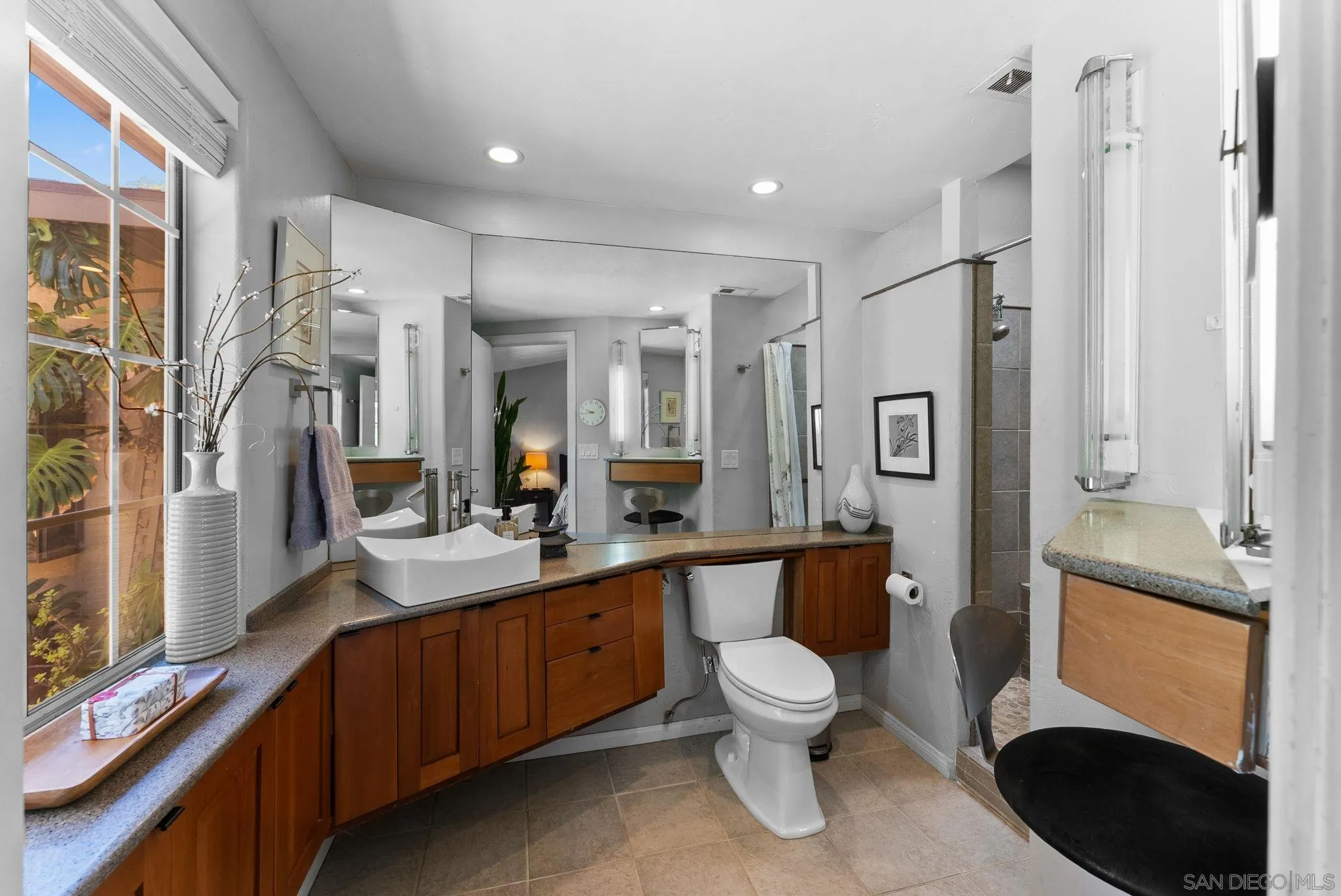 https://cdn.realtyfeed.com/cdn/127/250036719/0bf6e9b68d380285dd1dd2dc3893f6e6.webp
