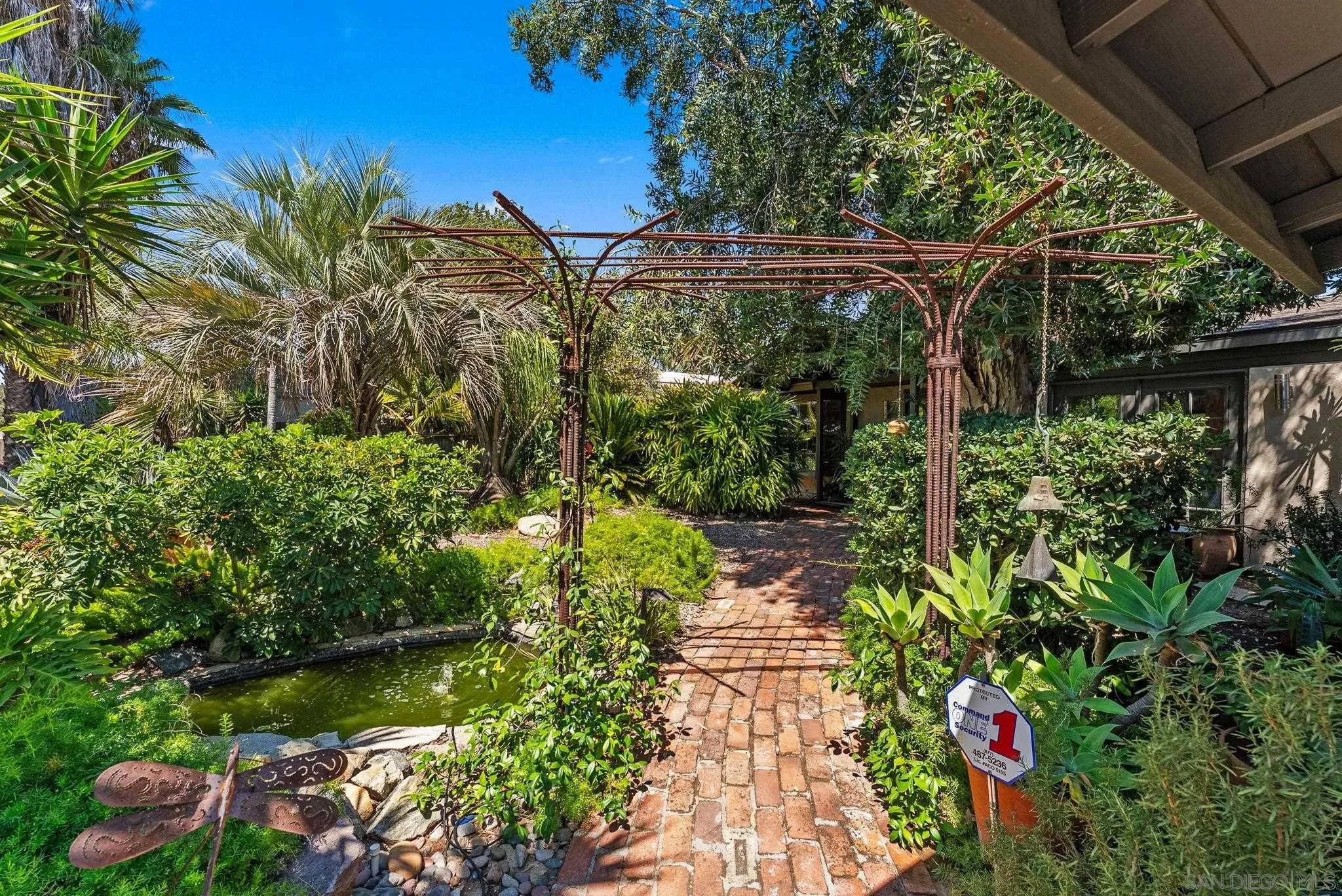 https://cdn.realtyfeed.com/cdn/127/250036719/0eaca99f2f2dcdae3ebeb41cf1402454.webp