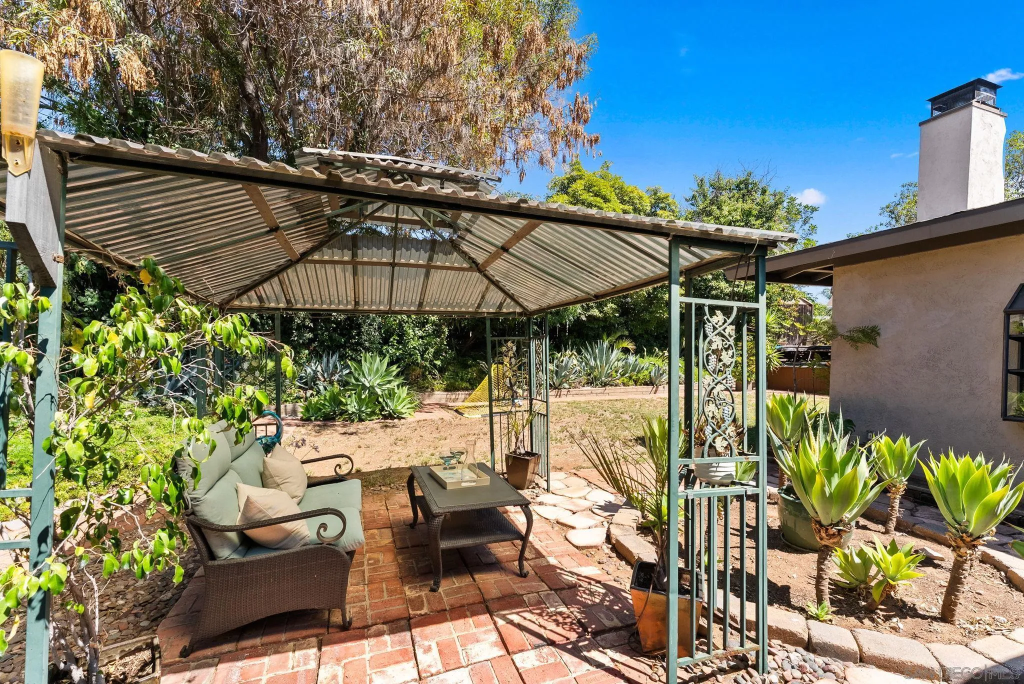 https://cdn.realtyfeed.com/cdn/127/250036719/19fb4769fcca8feee0b387b0916d9c23.webp