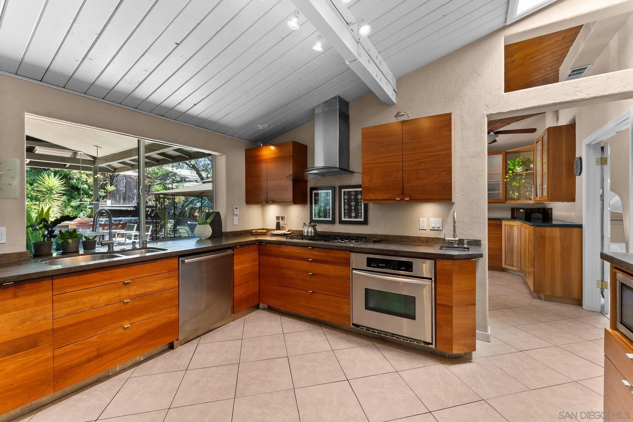 https://cdn.realtyfeed.com/cdn/127/250036719/2a9ceffc0f33adf5dc39147358f85e8c.webp