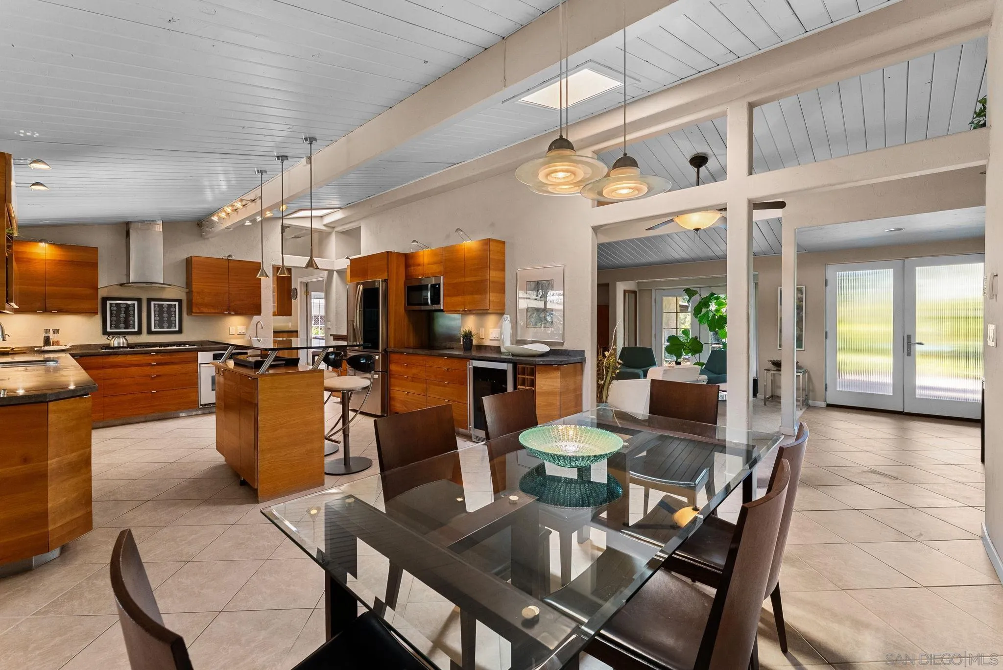 https://cdn.realtyfeed.com/cdn/127/250036719/2c94df8a9fab57fd004815fe369f6dda.webp