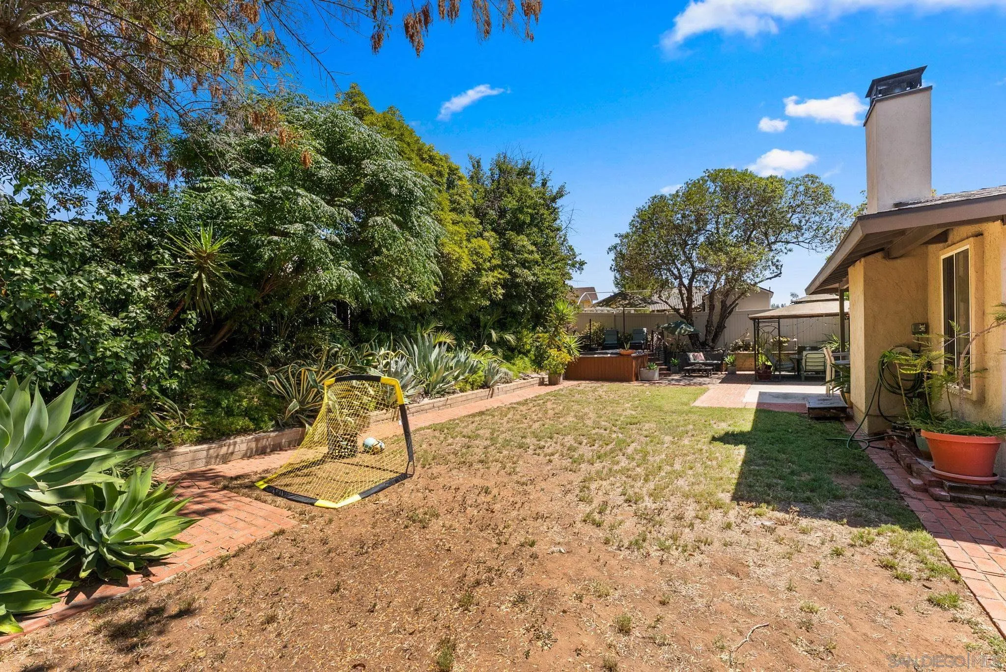 https://cdn.realtyfeed.com/cdn/127/250036719/87d6d16eb53b6570aafa359a3feda461.webp