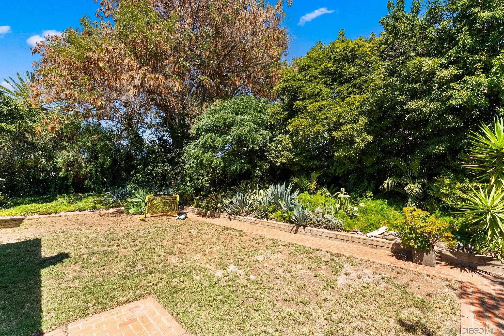 https://cdn.realtyfeed.com/cdn/127/250036719/c9c444ed4be803189a737557f7e3e881.webp