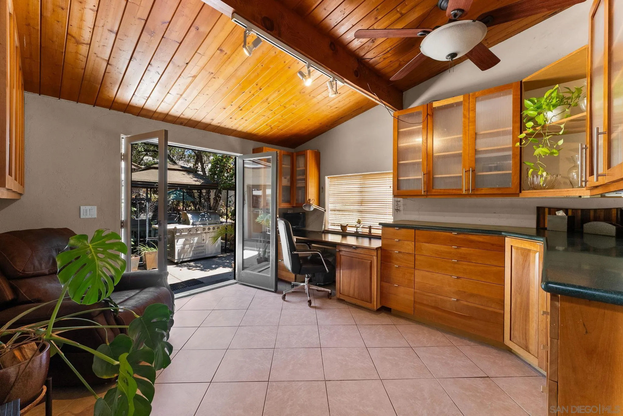 https://cdn.realtyfeed.com/cdn/127/250036719/d75bddbd3166adec011509b12fb8d99c.webp