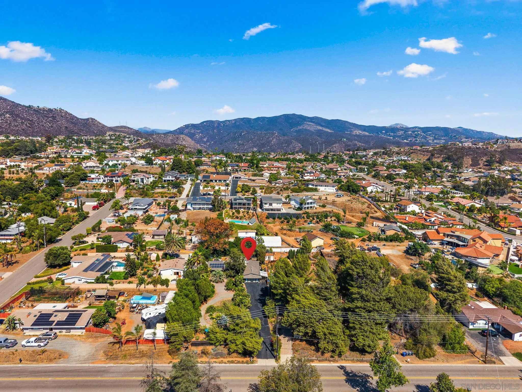 https://cdn.realtyfeed.com/cdn/127/250036719/f5d9a5be01dc43b397b8abf453526c52.webp