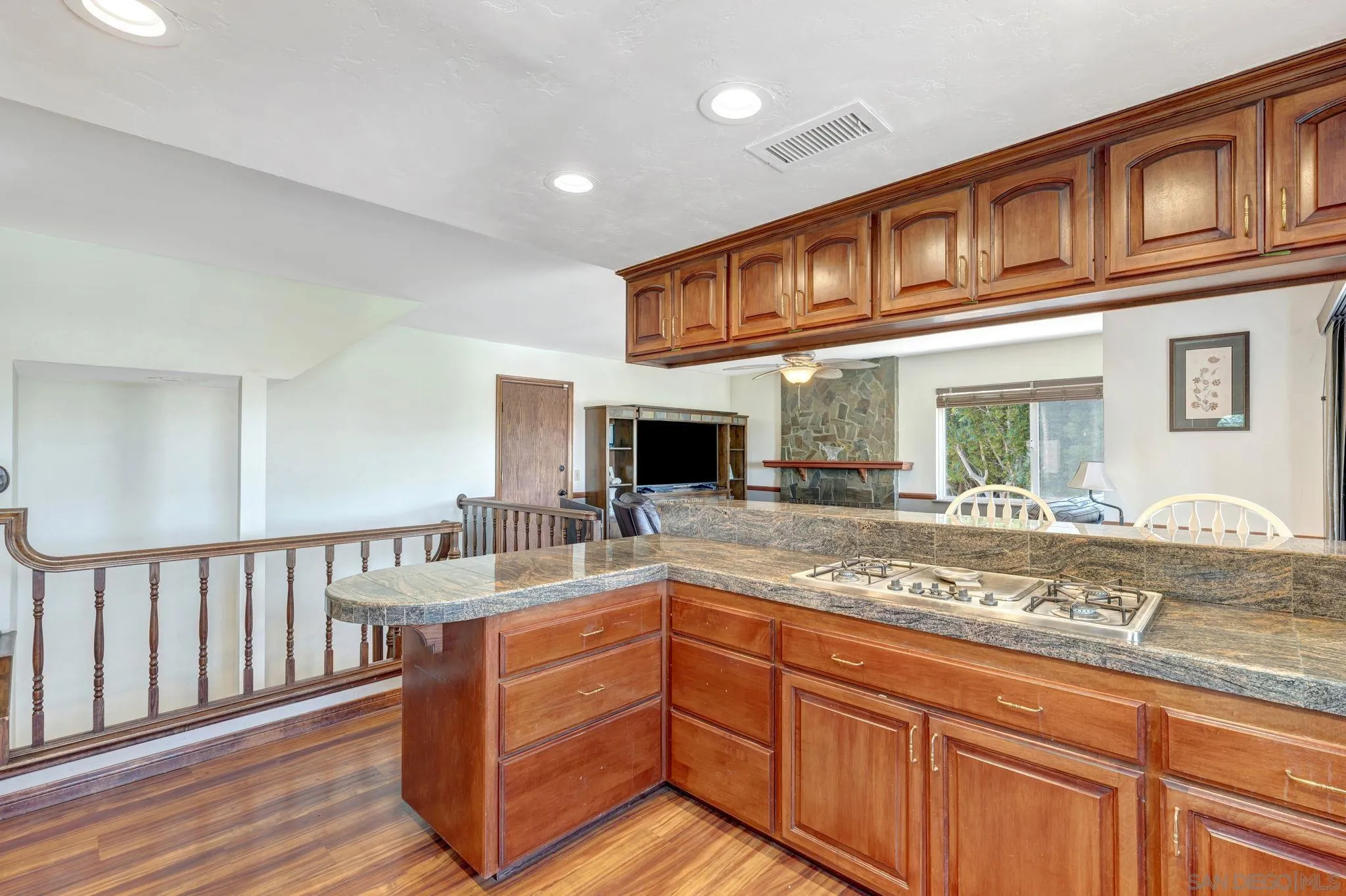 https://cdn.realtyfeed.com/cdn/127/250036720/009c5793acc97be4425b8bf4ea74575e.webp