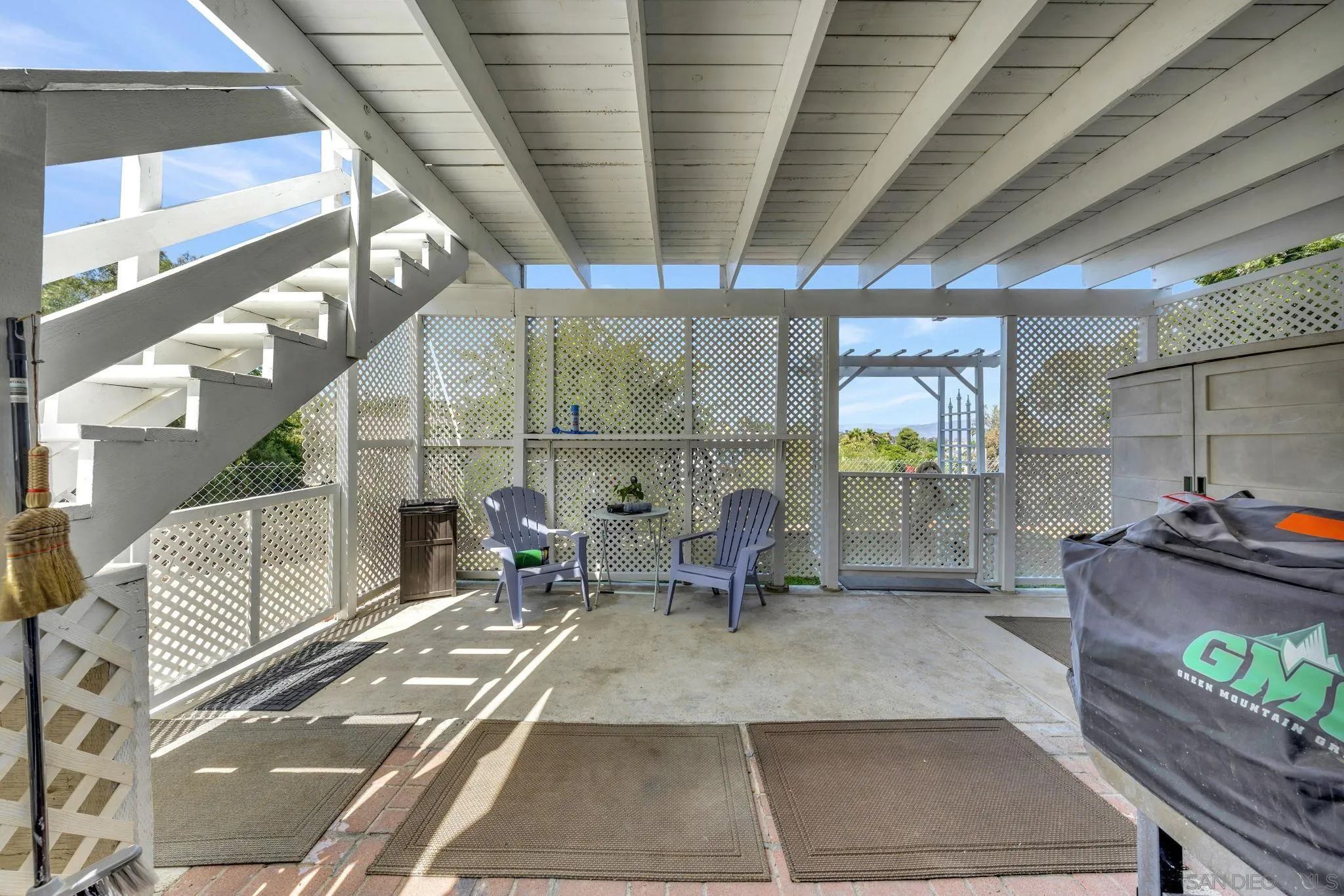 https://cdn.realtyfeed.com/cdn/127/250036720/4d2a2f9ea4b00e3d9a0ac4d52c376722.webp