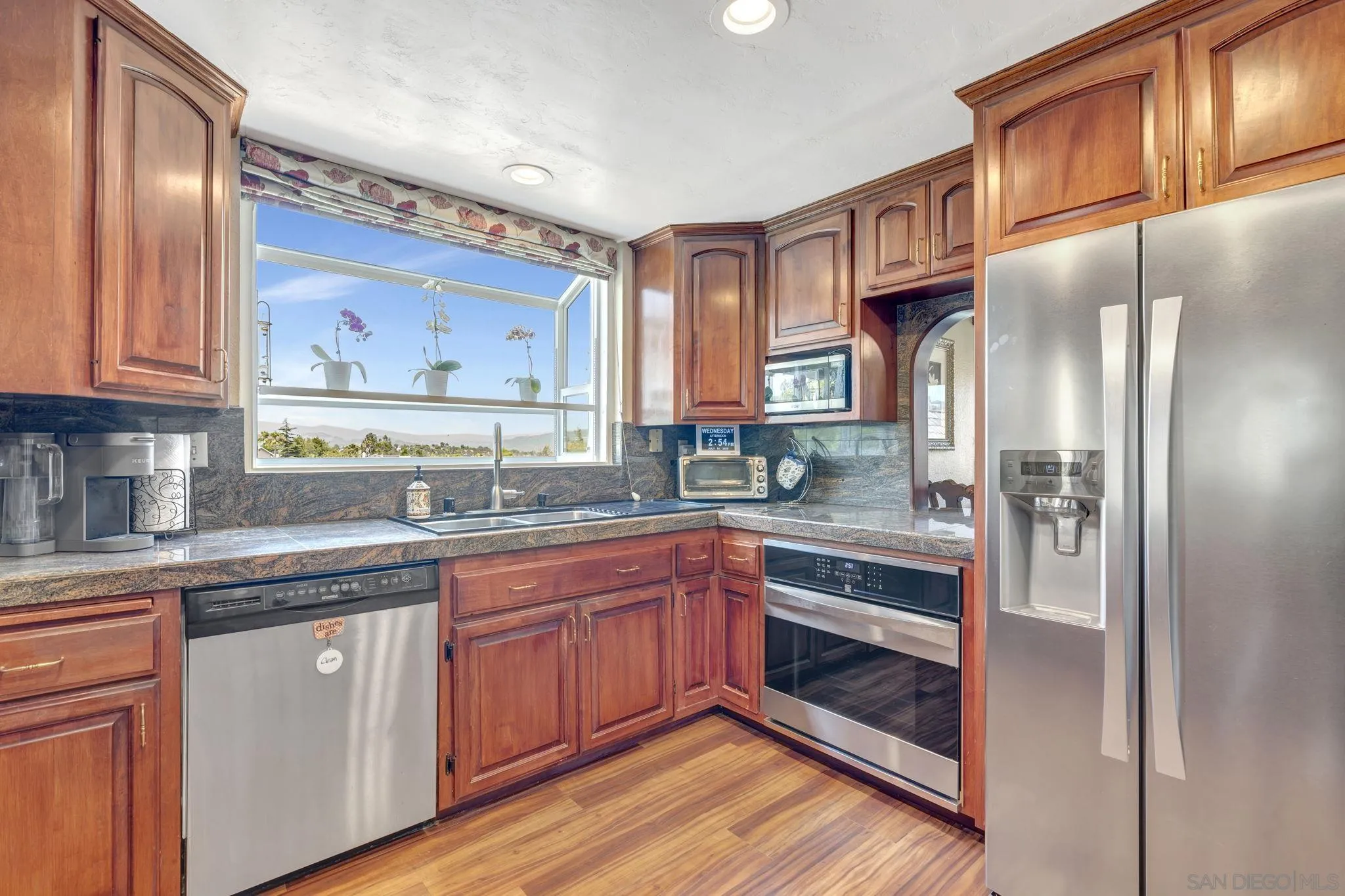 https://cdn.realtyfeed.com/cdn/127/250036720/5471c7769889c300e9bc284981d8026e.webp