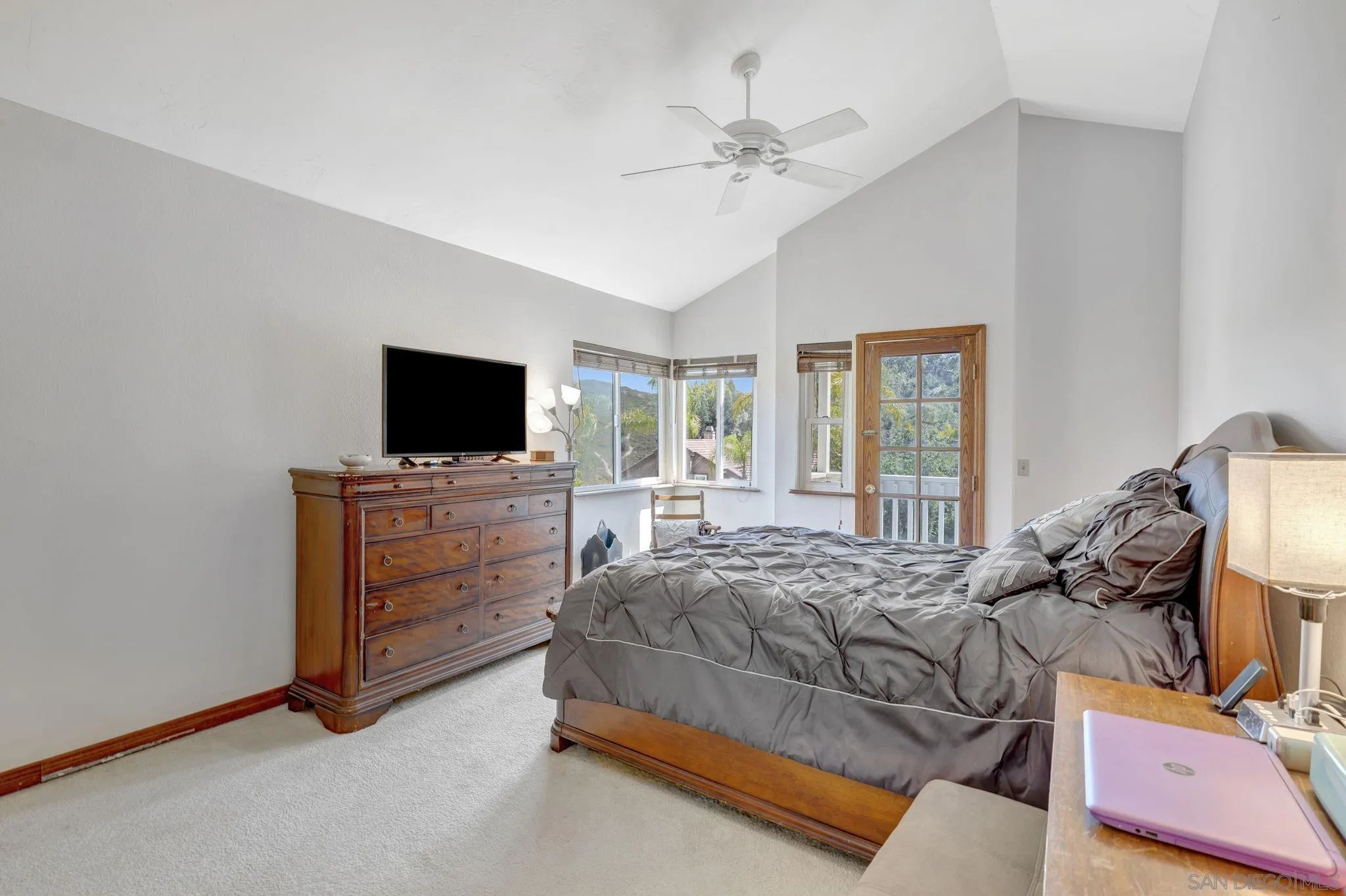 https://cdn.realtyfeed.com/cdn/127/250036720/77adf0e91629f4a4ee404e04d1ac7d82.webp