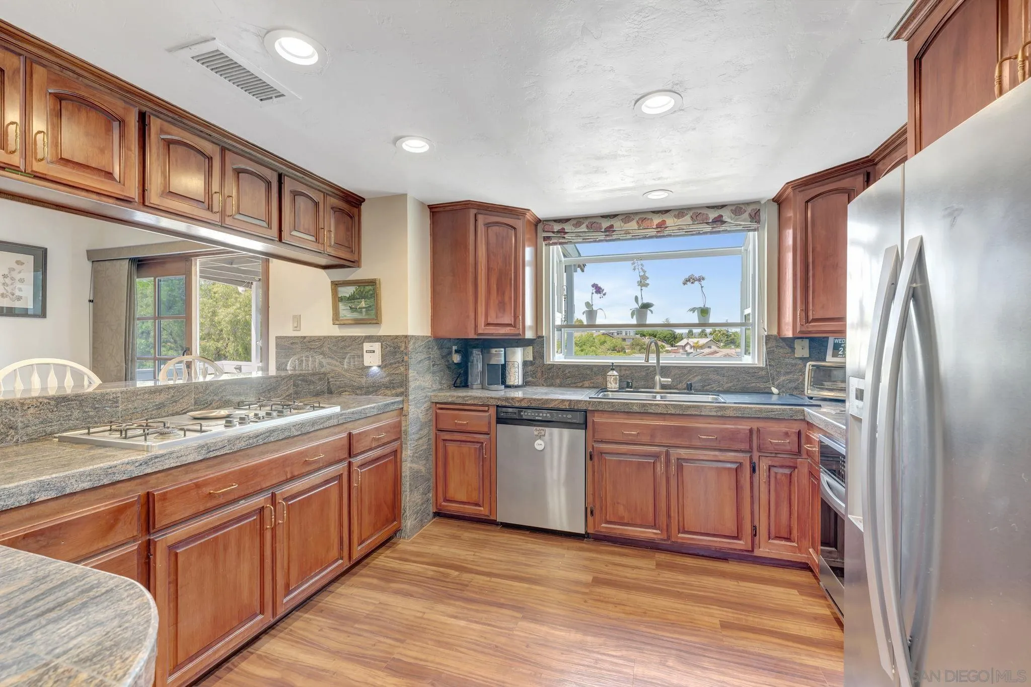 https://cdn.realtyfeed.com/cdn/127/250036720/9ecd2176b53f5bc308925f4cf29d8f4b.webp