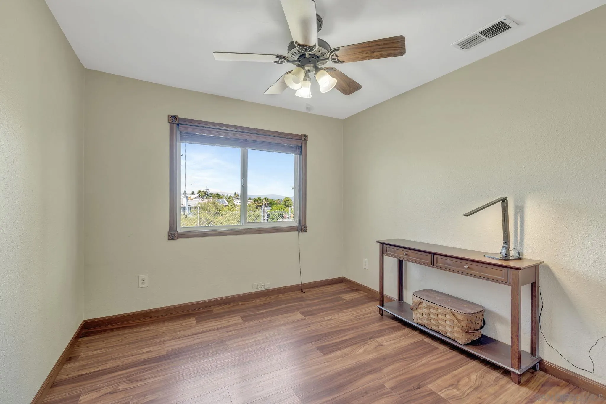 https://cdn.realtyfeed.com/cdn/127/250036720/c37e52973413725e03078c3867ff5341.webp