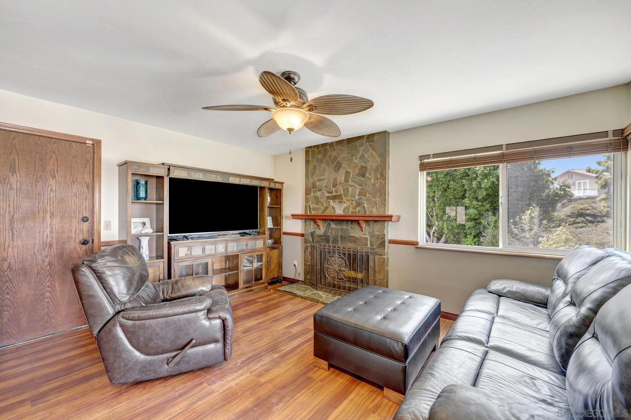 https://cdn.realtyfeed.com/cdn/127/250036720/e8fe5cdd646a273b7ea48ebdff6430d8.webp