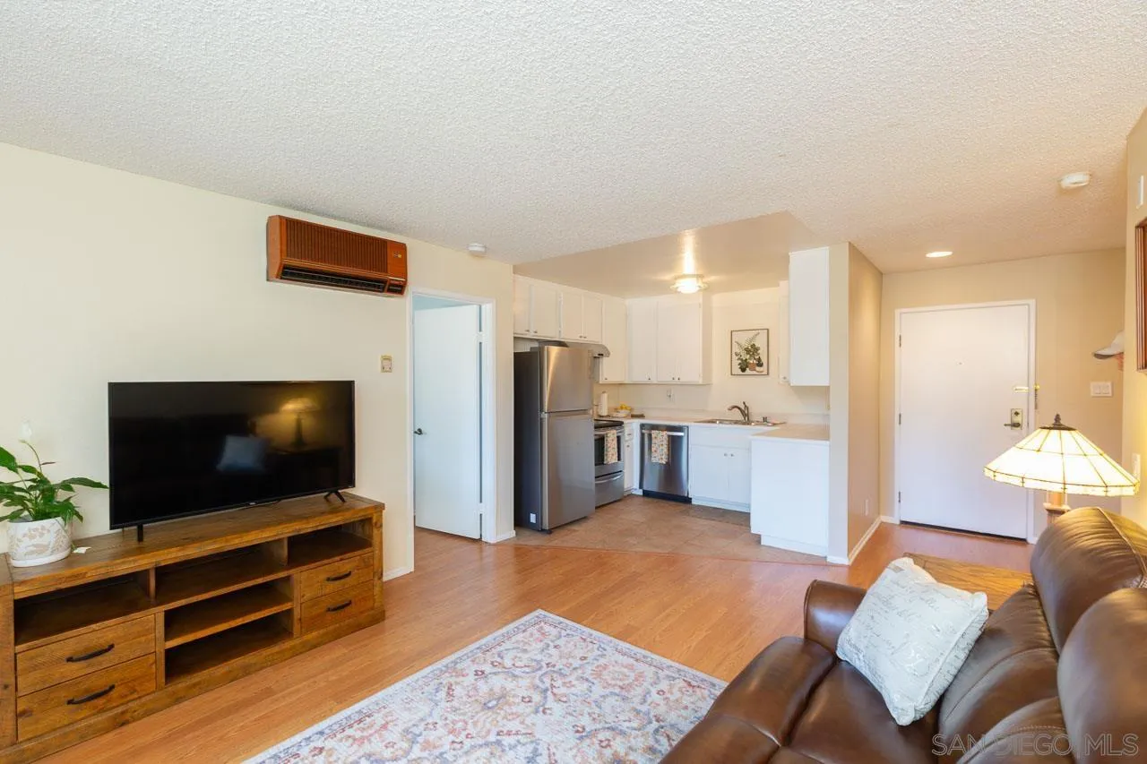 https://cdn.realtyfeed.com/cdn/127/250036723/1f2ed2f424e87f94897fad17a7e6bb99.webp