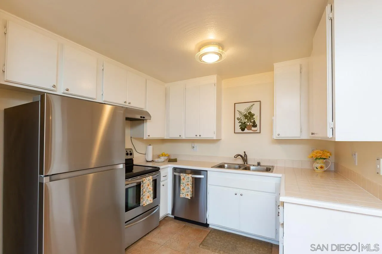 https://cdn.realtyfeed.com/cdn/127/250036723/f758e97bf55ce057f5f7c108d14e977e.webp