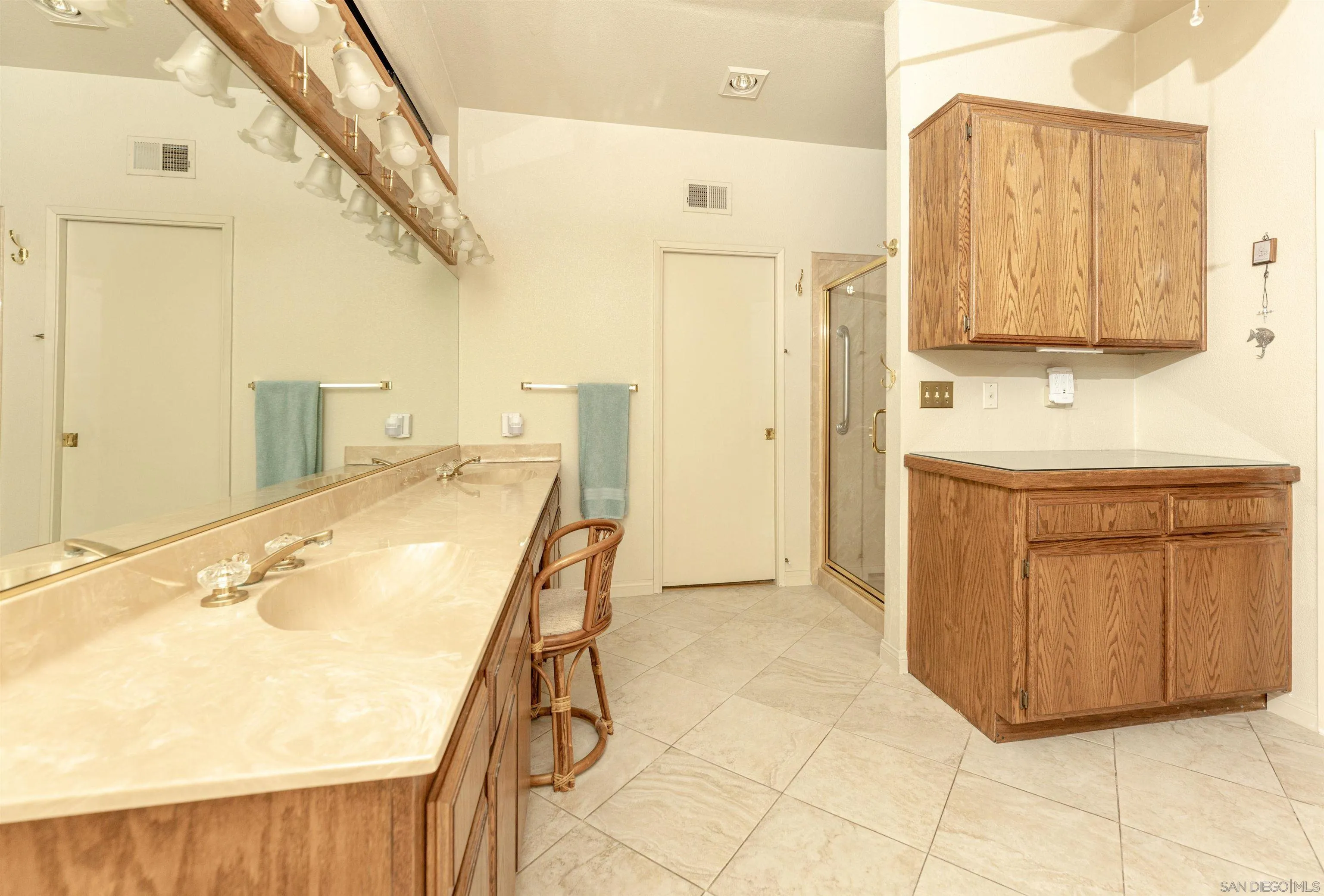 https://cdn.realtyfeed.com/cdn/127/250036724/50d5c9ad359f75d8d796682a7262ee30.webp