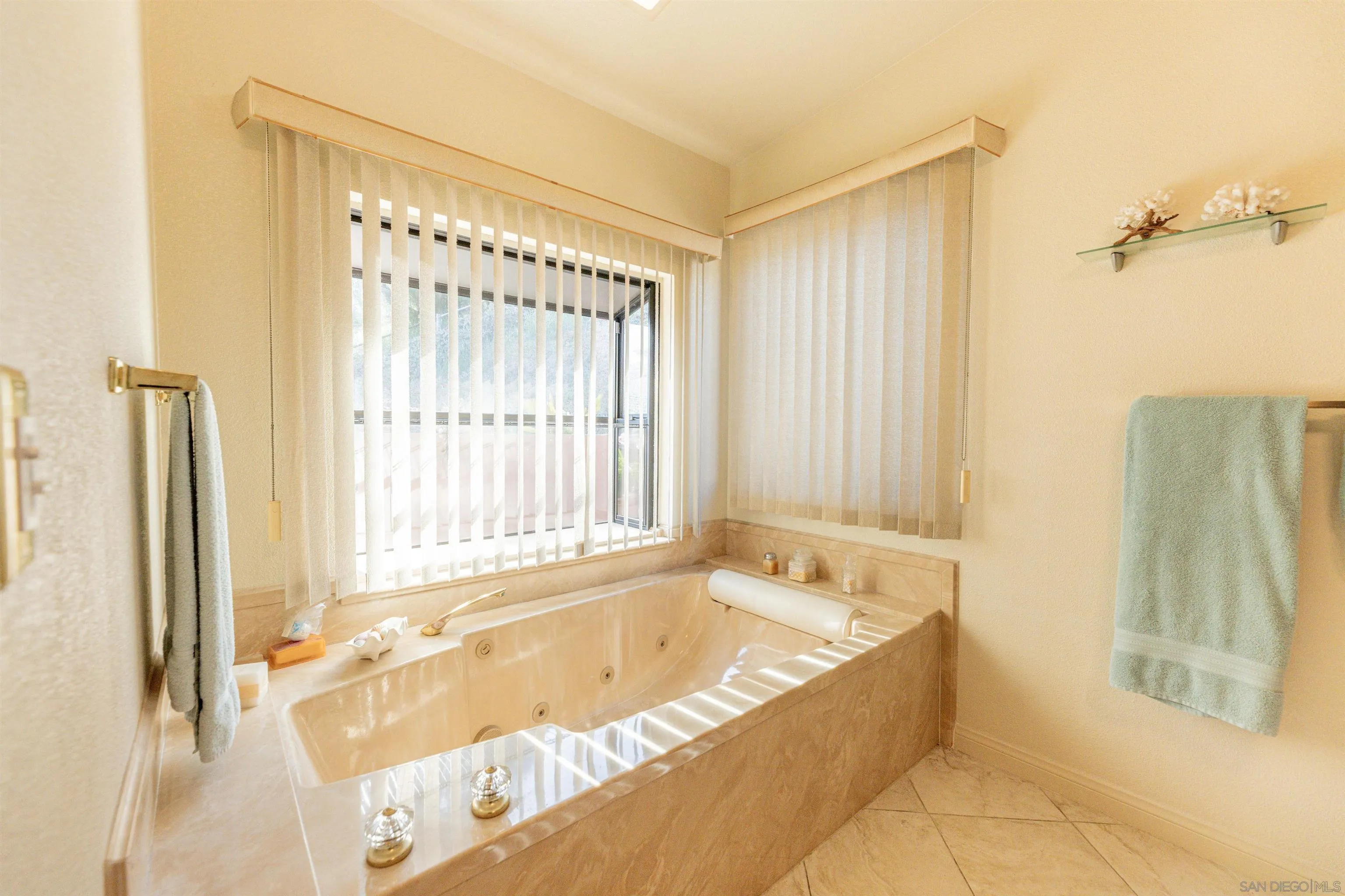 https://cdn.realtyfeed.com/cdn/127/250036724/6ed841b62d25488fc528f13ac83ab2dd.webp