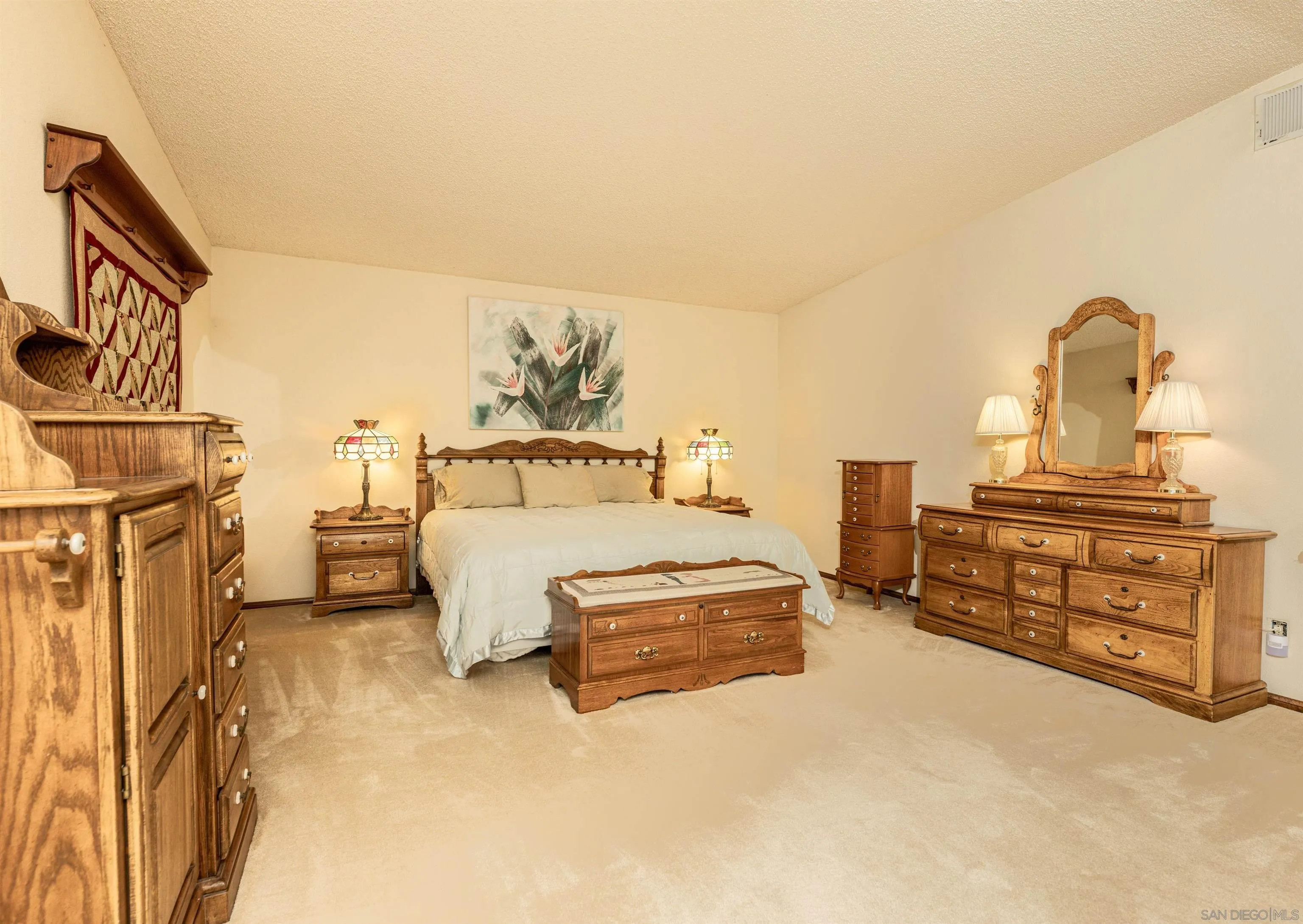 https://cdn.realtyfeed.com/cdn/127/250036724/885626e373cd874c155869da3d3067ce.webp