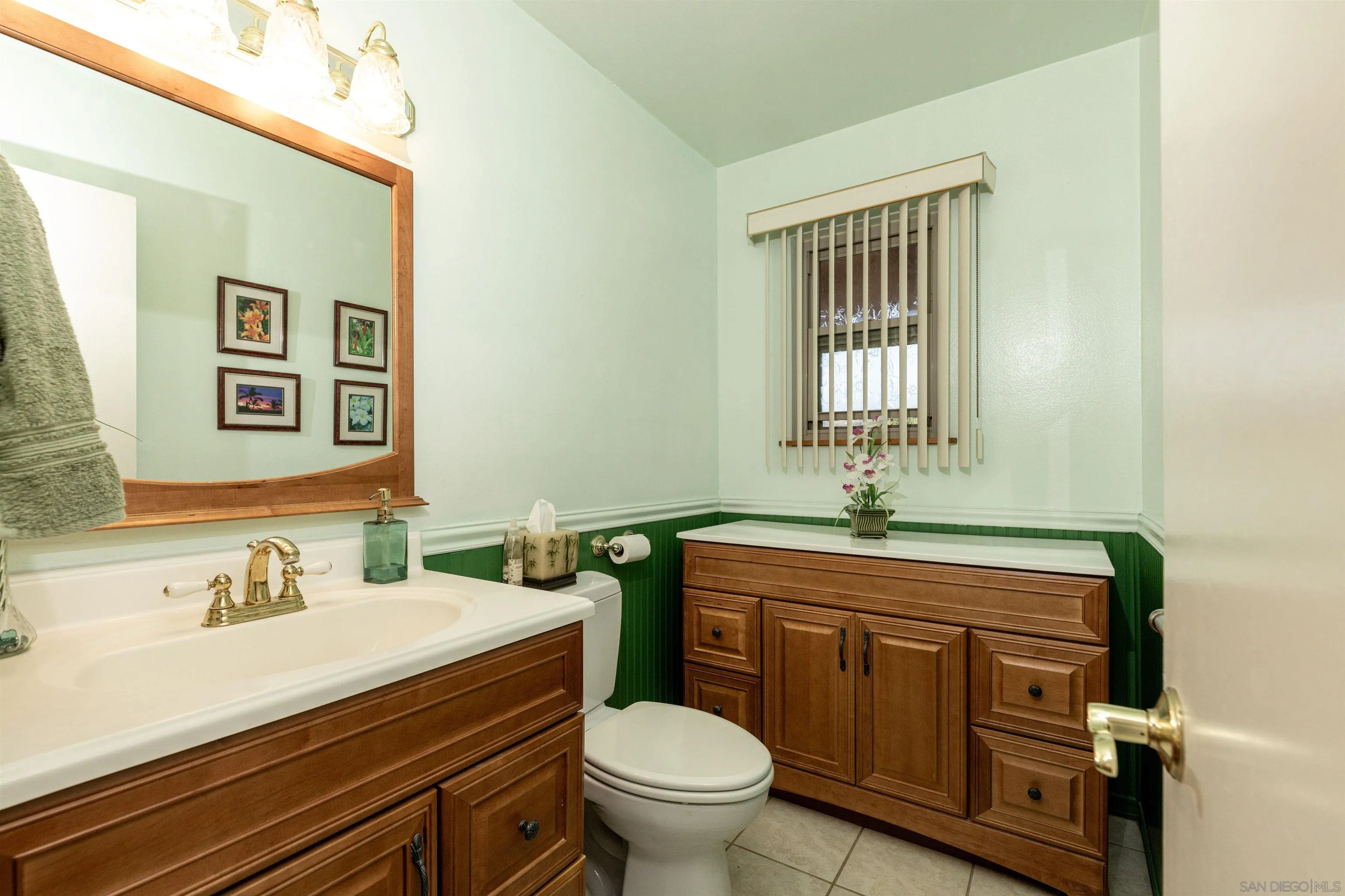 https://cdn.realtyfeed.com/cdn/127/250036724/c1986701626d82703562e0c021e3b0bc.webp