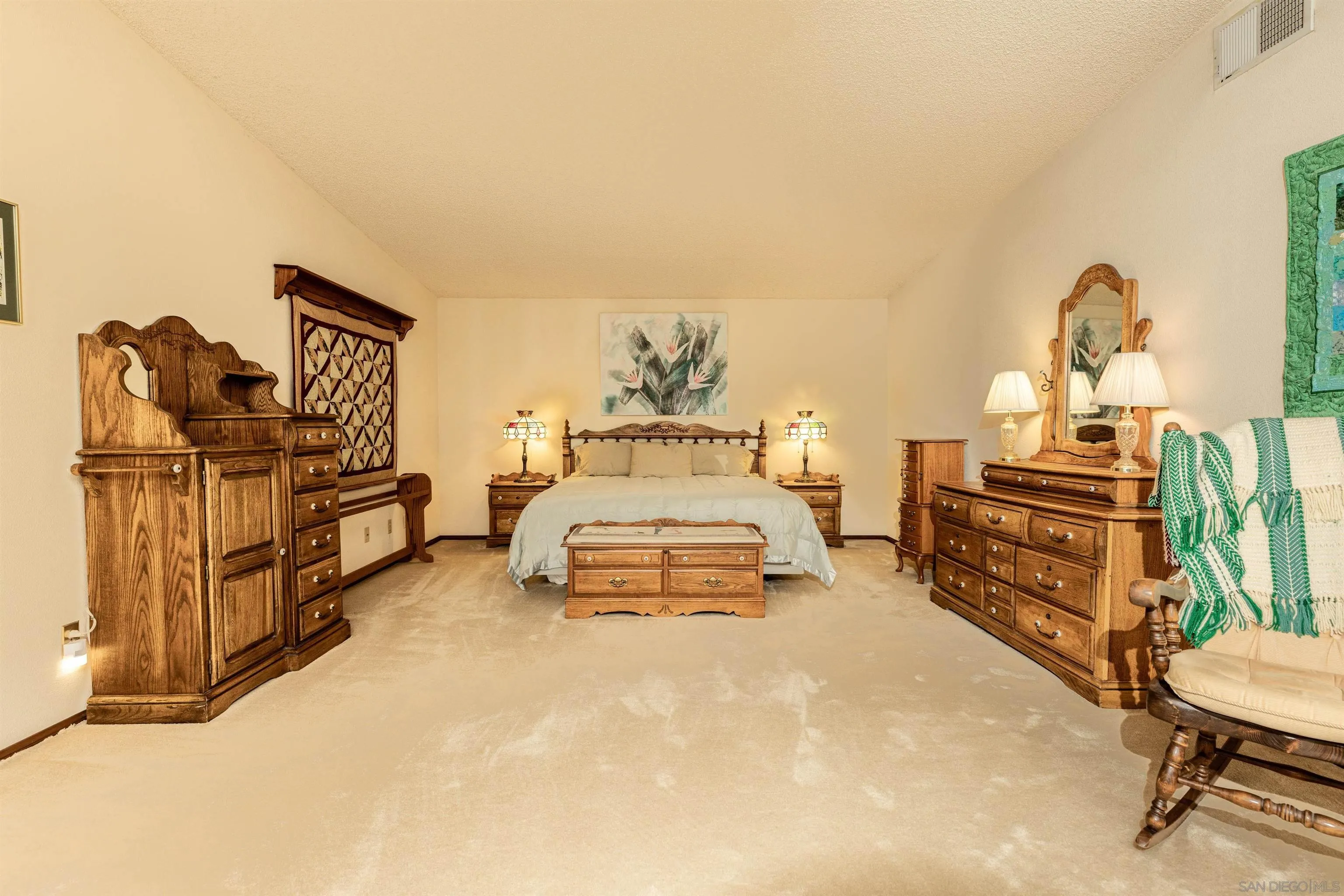 https://cdn.realtyfeed.com/cdn/127/250036724/dad418b8ccac5fb92e8abc75c96cfefd.webp