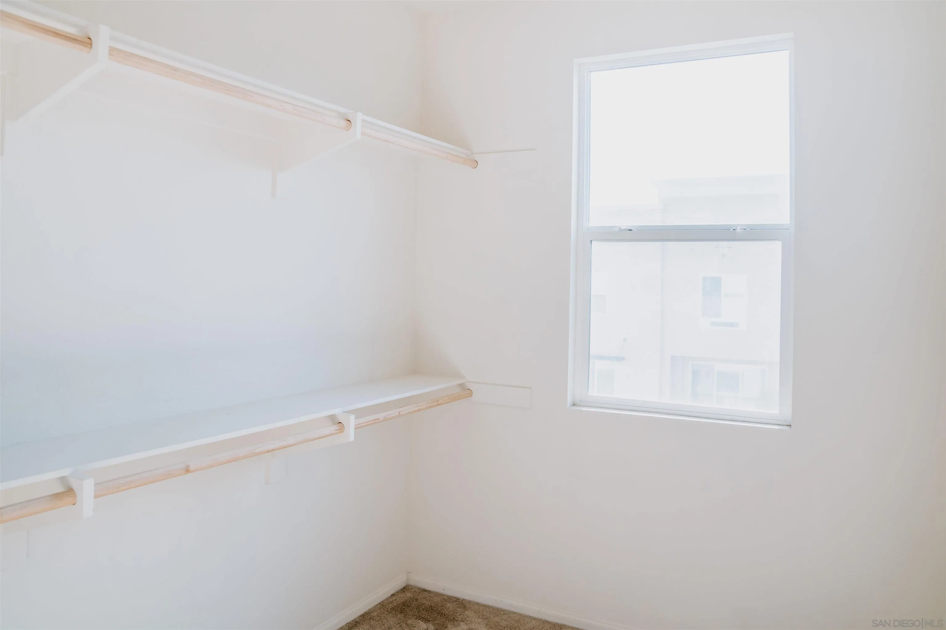 https://cdn.realtyfeed.com/cdn/127/250036726/369f36c77e9520896083f0c80a8f4d85.webp
