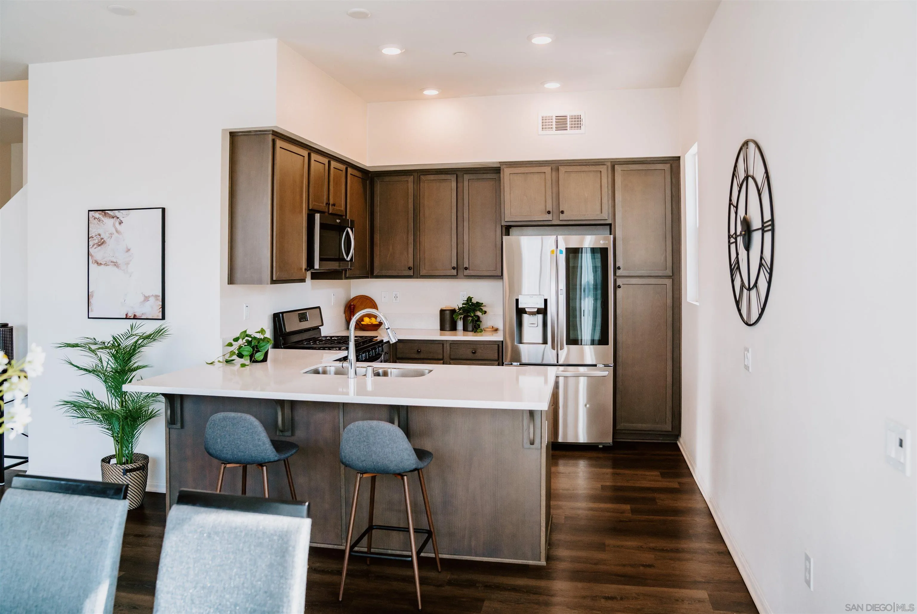 https://cdn.realtyfeed.com/cdn/127/250036726/6a6da7d70f032b17365c15f99a443ec0.webp