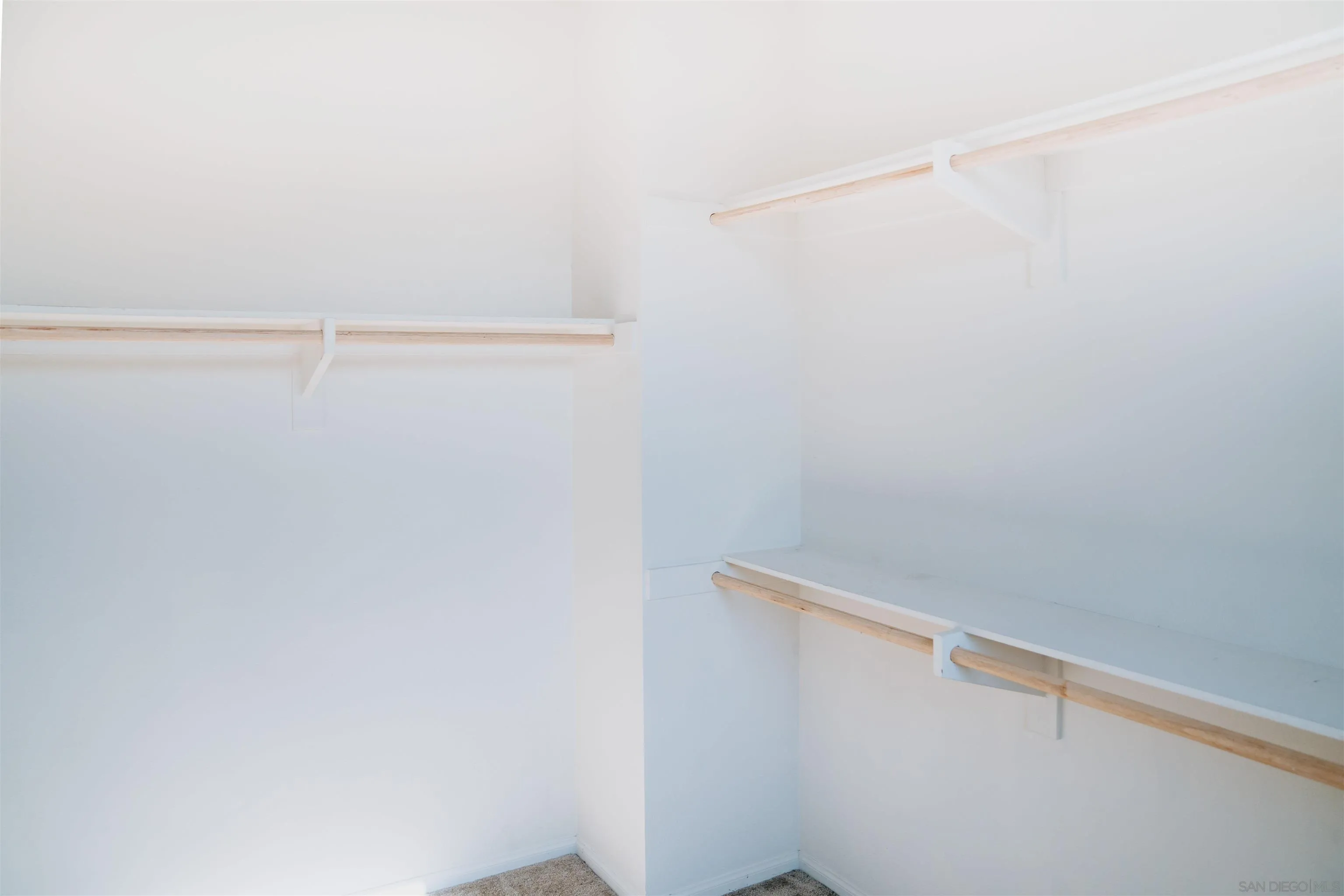https://cdn.realtyfeed.com/cdn/127/250036726/ac128b2e4a6ab8293cf8c0fbd2a54cea.webp