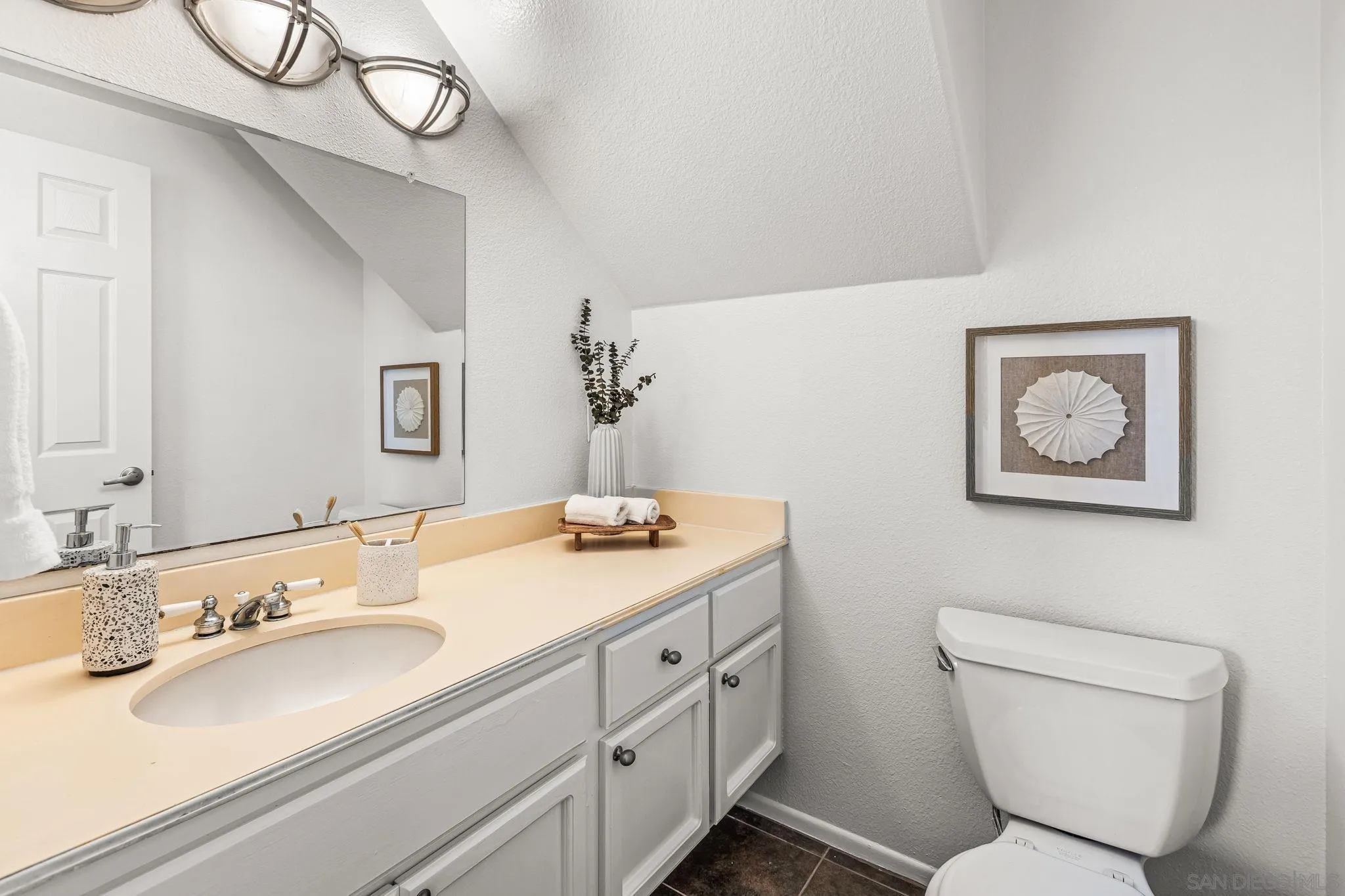 https://cdn.realtyfeed.com/cdn/127/250036730/274ffcc2b25d028138b4badb003a0916.webp