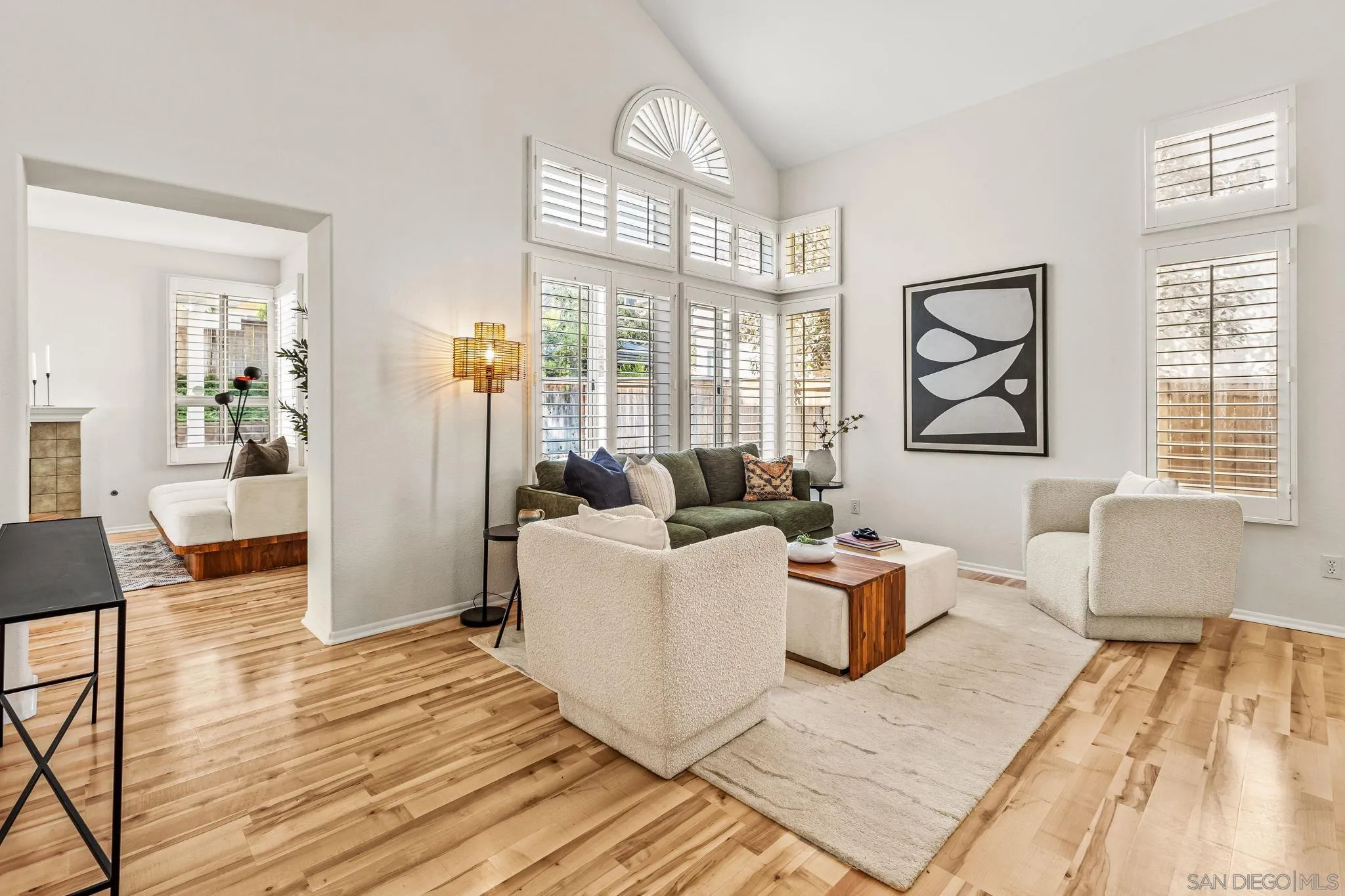 https://cdn.realtyfeed.com/cdn/127/250036730/64bb946b6f4e2cfe478f91ea77de65f2.webp