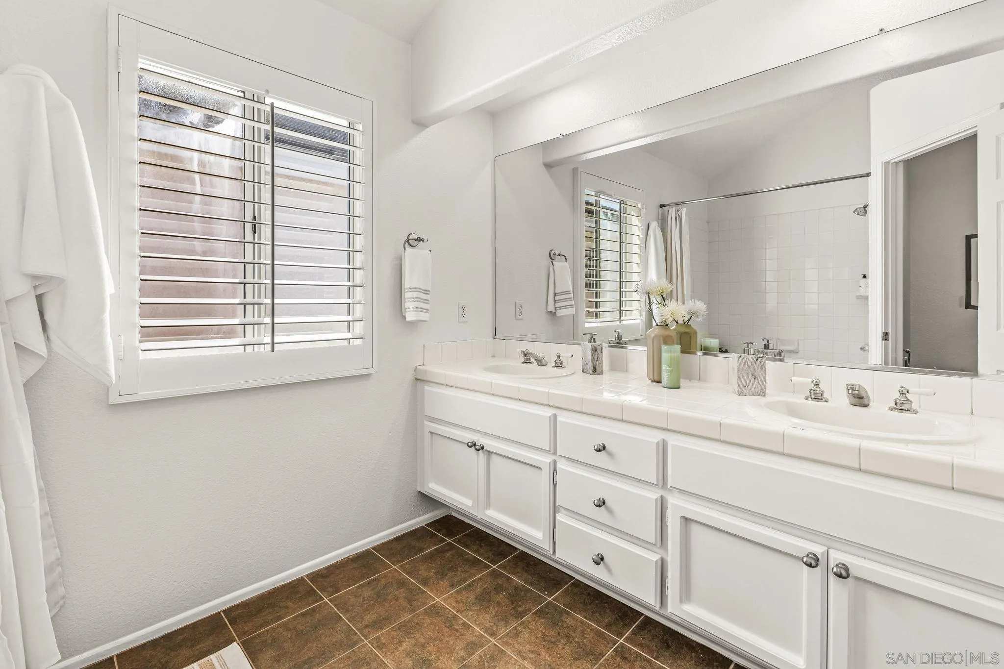 https://cdn.realtyfeed.com/cdn/127/250036730/dea70693cdadec8910c1452aa668f5f2.webp