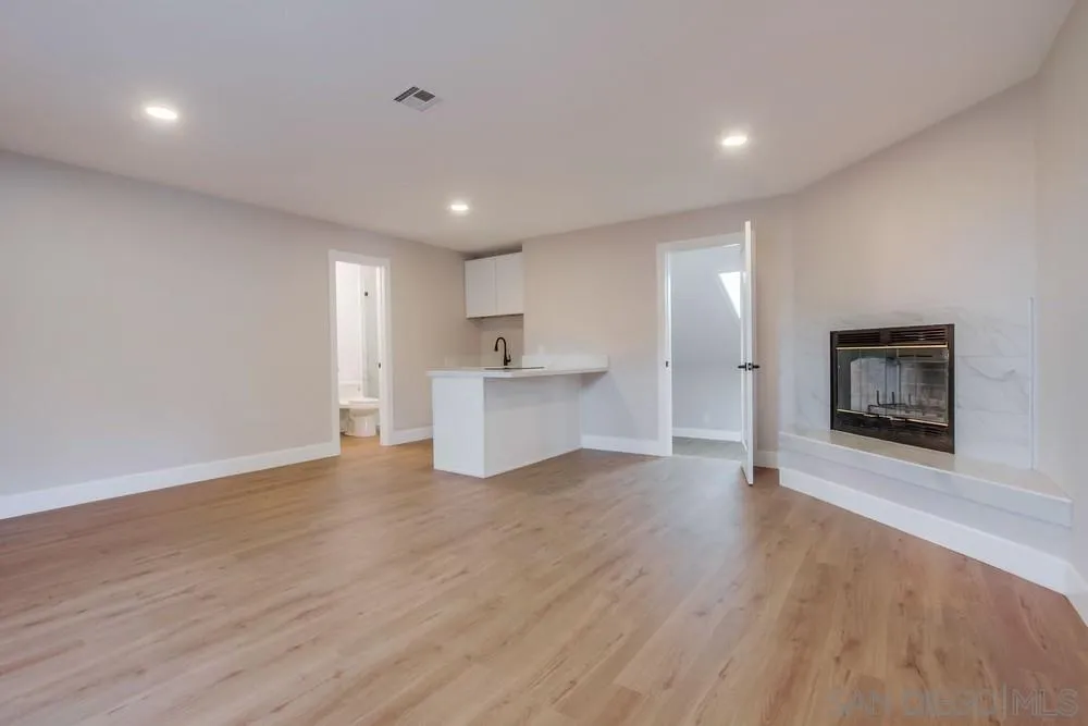https://cdn.realtyfeed.com/cdn/127/250036731/15d1725ca7b3fa2c68e20426b785ff83.webp