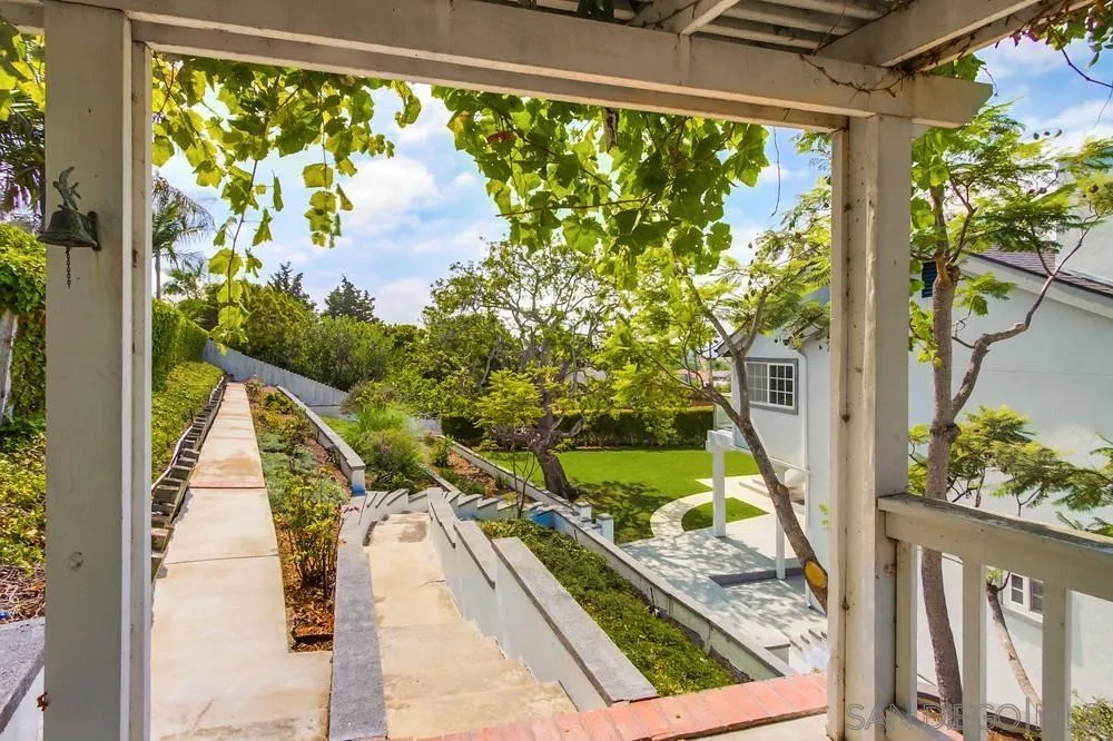 https://cdn.realtyfeed.com/cdn/127/250036731/f8f67bcf592f93c5dd7660444e70b143.webp