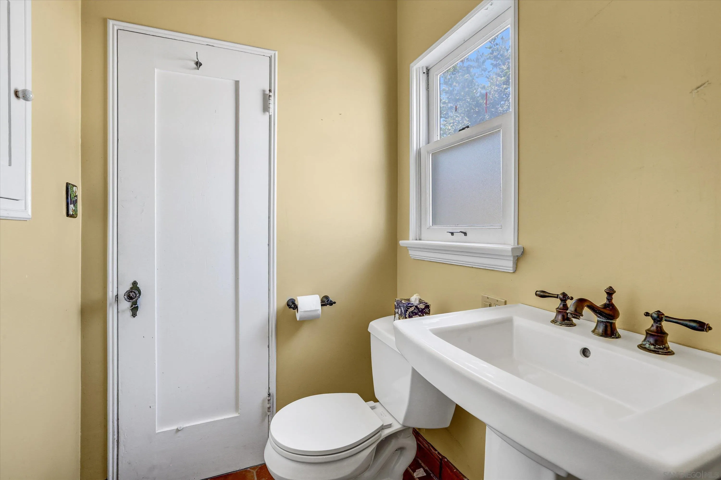 https://cdn.realtyfeed.com/cdn/127/250036732/24db6eb6e9cb5cbd07b9ac9dc0a0c7bc.webp