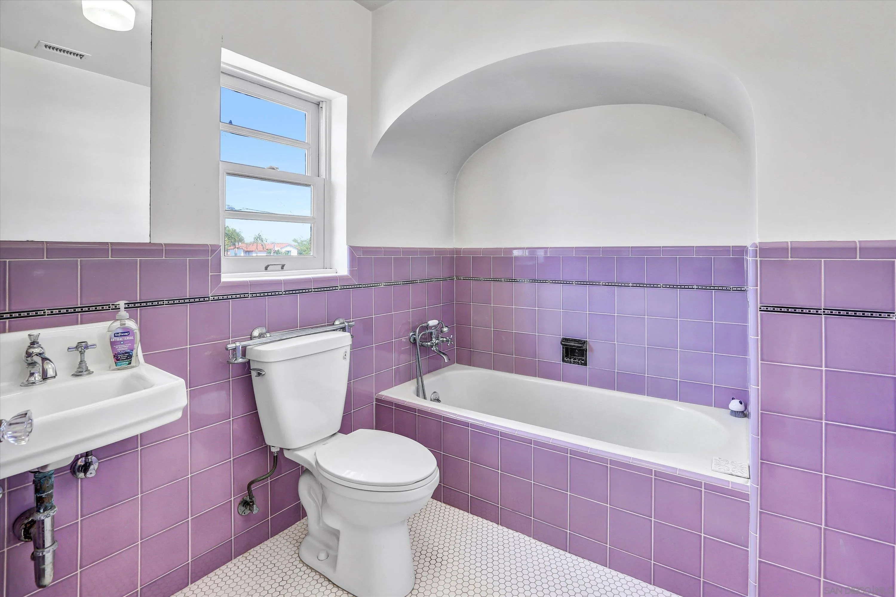 https://cdn.realtyfeed.com/cdn/127/250036732/58fcaaad07a4548e2d73a8551c90d33e.webp
