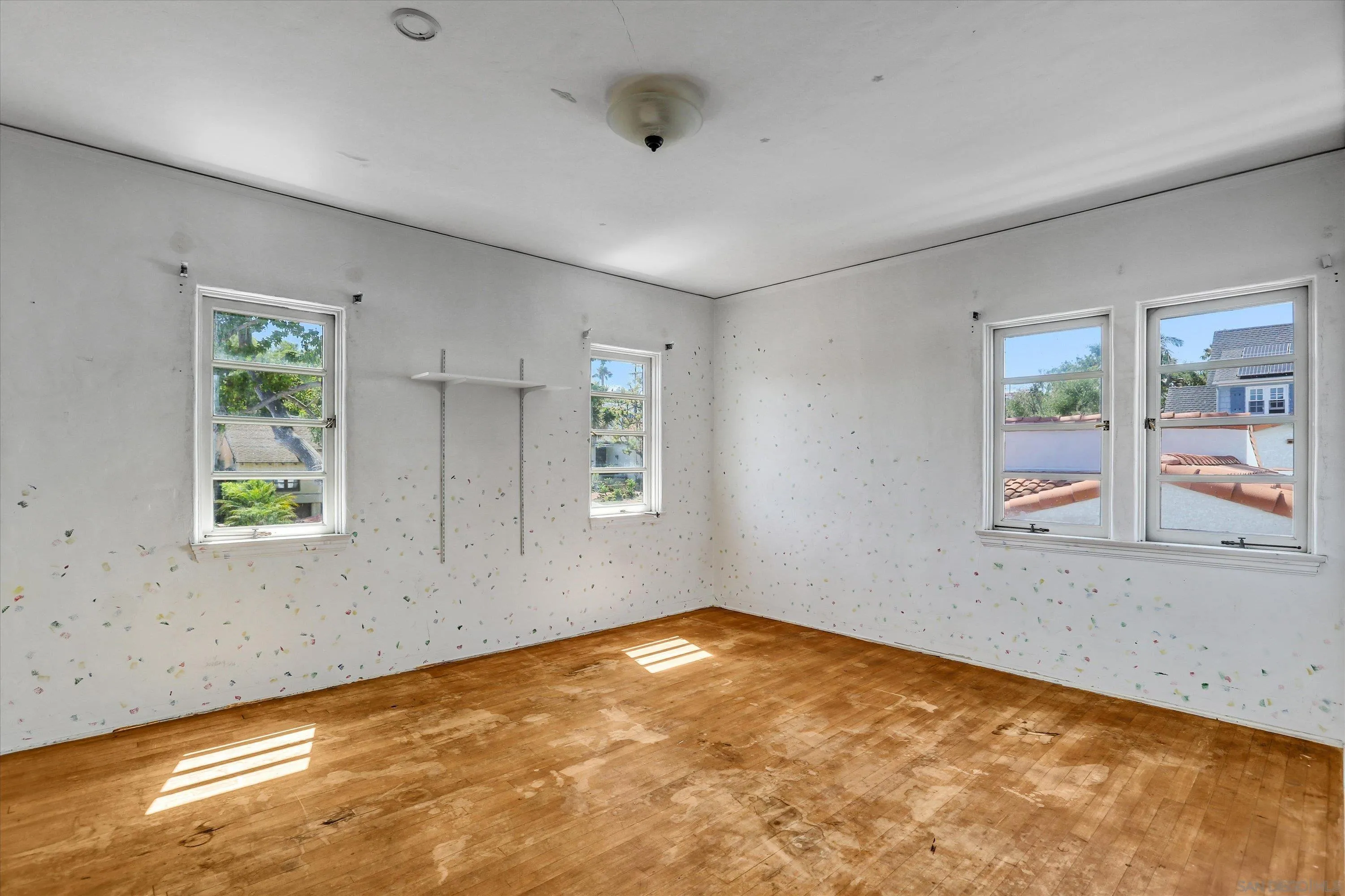 https://cdn.realtyfeed.com/cdn/127/250036732/bd7ee50f043b436ab54bd5ad1174d900.webp