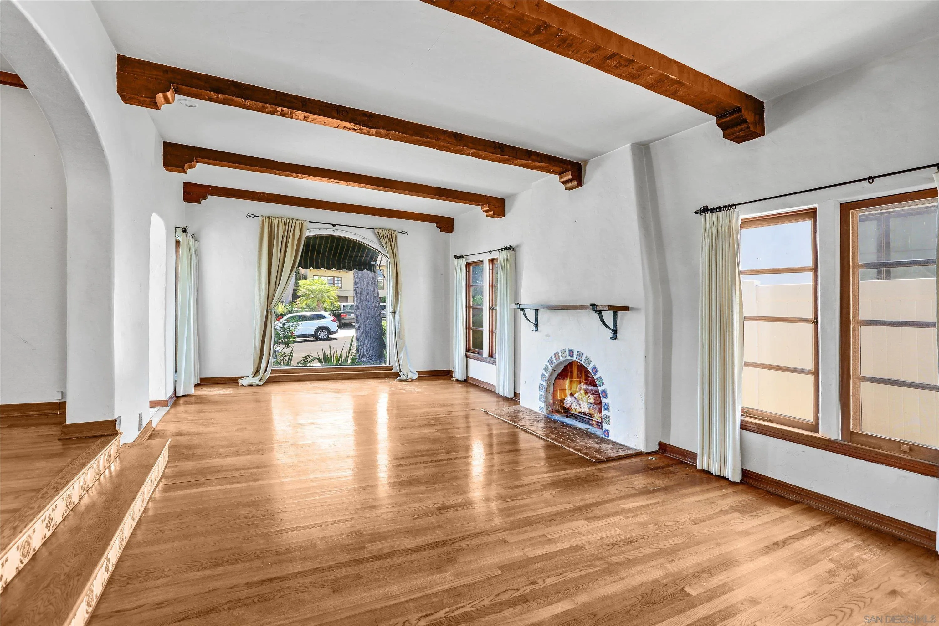 https://cdn.realtyfeed.com/cdn/127/250036732/d11413a4fa5a462850cd35c12b1e075c.webp