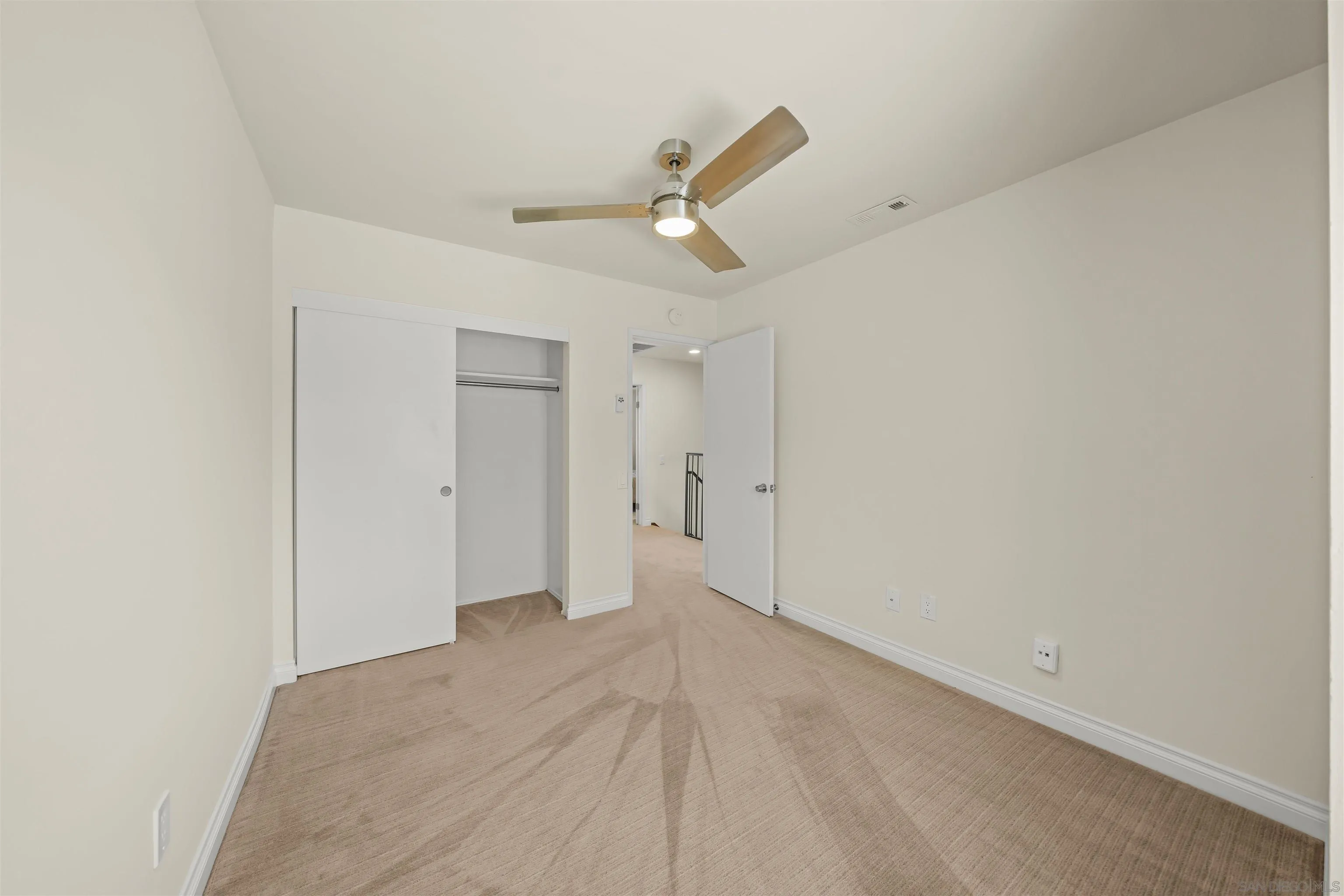 https://cdn.realtyfeed.com/cdn/127/250036733/2fe23900ff5b7a35be39036508e35fad.webp
