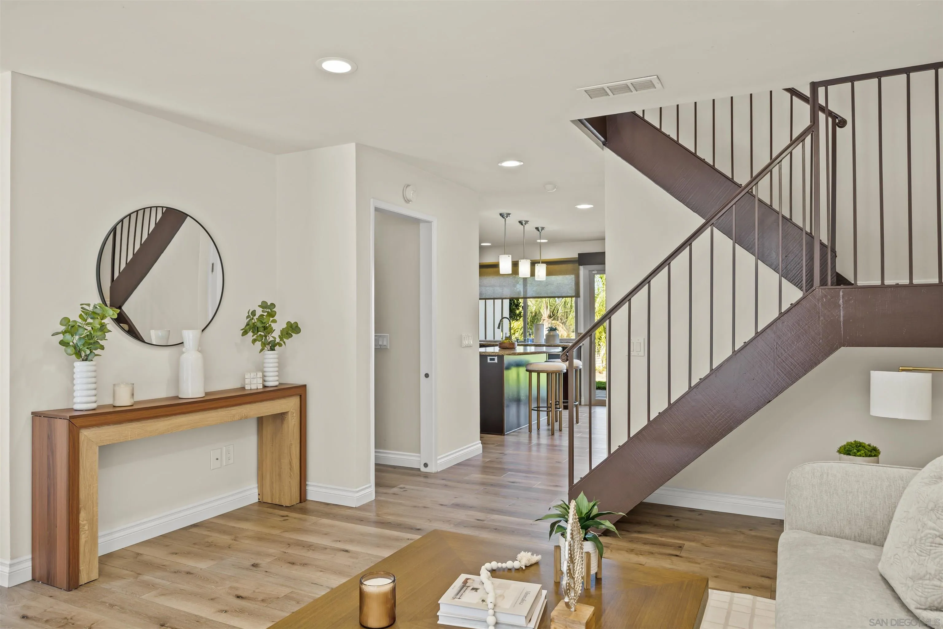 https://cdn.realtyfeed.com/cdn/127/250036733/b385d5bc57b1858bafe1cea30e14c40a.webp