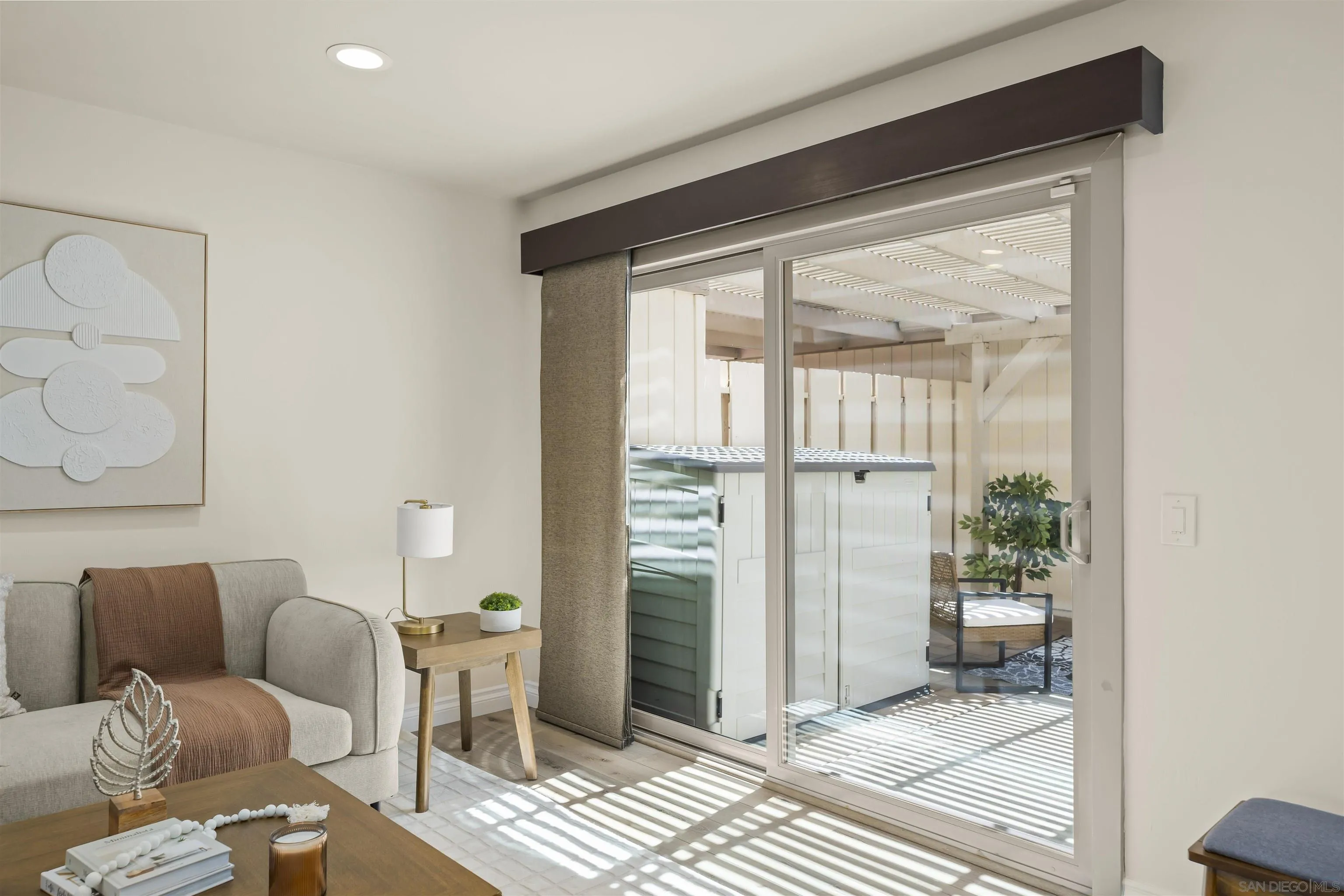 https://cdn.realtyfeed.com/cdn/127/250036733/ce84cc70bd3dd661f4e6675f29370160.webp