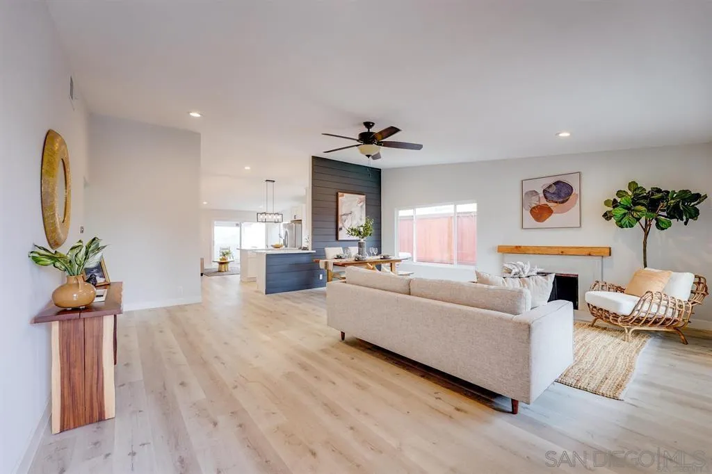 https://cdn.realtyfeed.com/cdn/127/250036736/7db58f619c5539e85c82eed08aa41c13.webp
