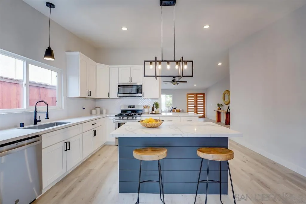 https://cdn.realtyfeed.com/cdn/127/250036736/cb2df0b0b70adb3e9fb43a7a3347e9af.webp