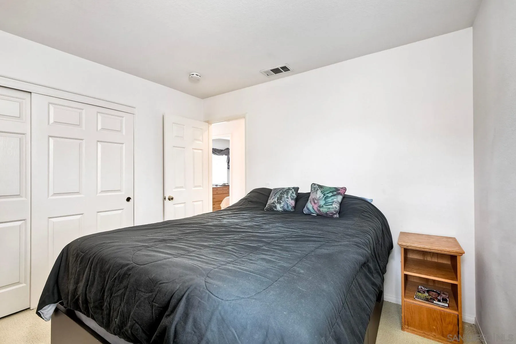 https://cdn.realtyfeed.com/cdn/127/250036737/5ca706a7c549f7cb0c5eb802a480a1d2.webp