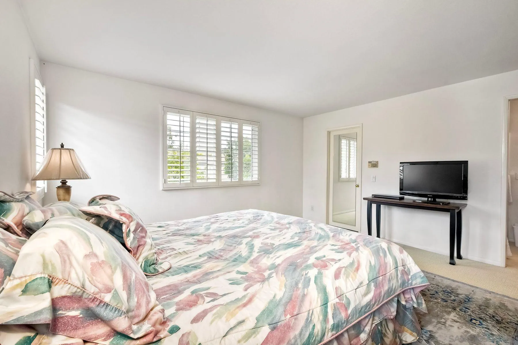 https://cdn.realtyfeed.com/cdn/127/250036737/798fbd641c0ba2d3a61f923143082c86.webp